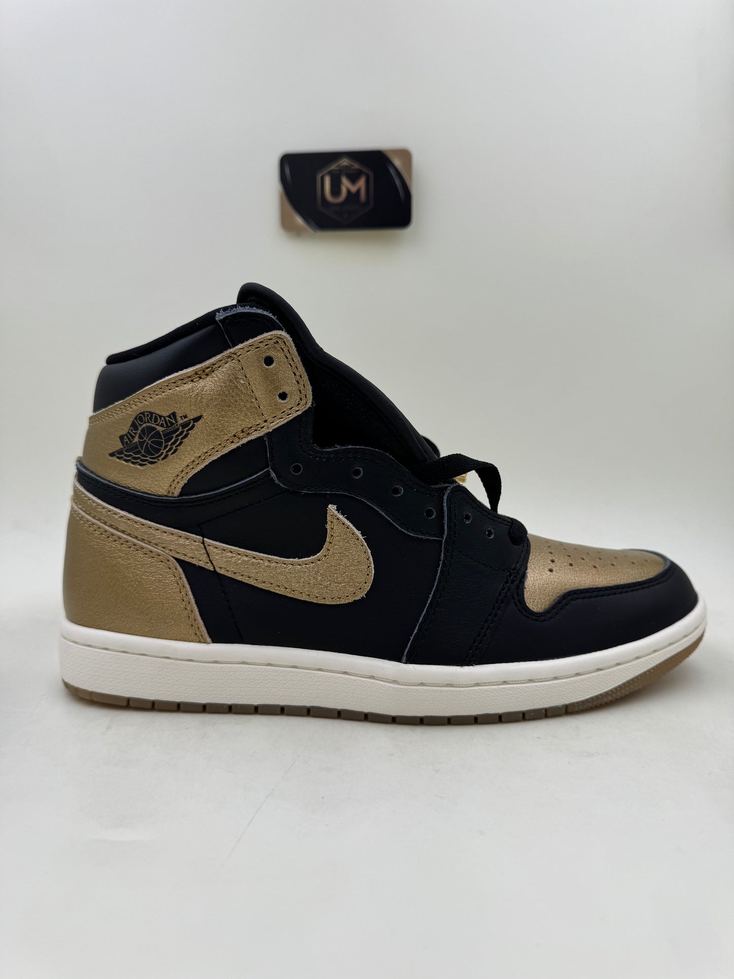 Jordan 1 High ‘Black Gold’ | Size 8
