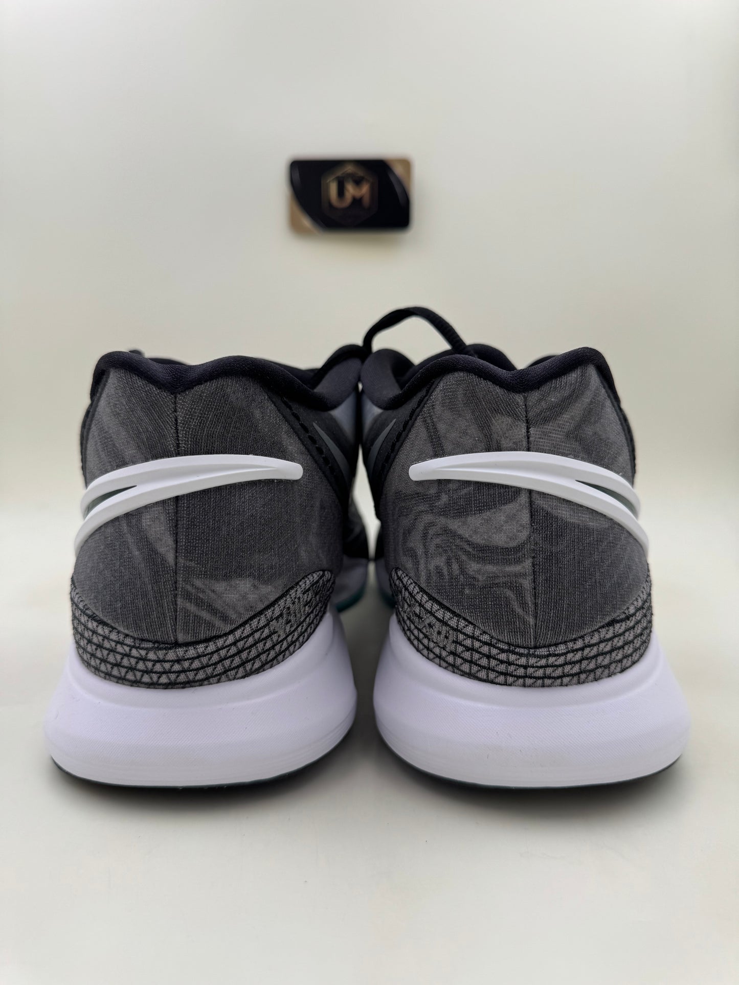 Nike Kyrie 8 'Orca' | Size 15