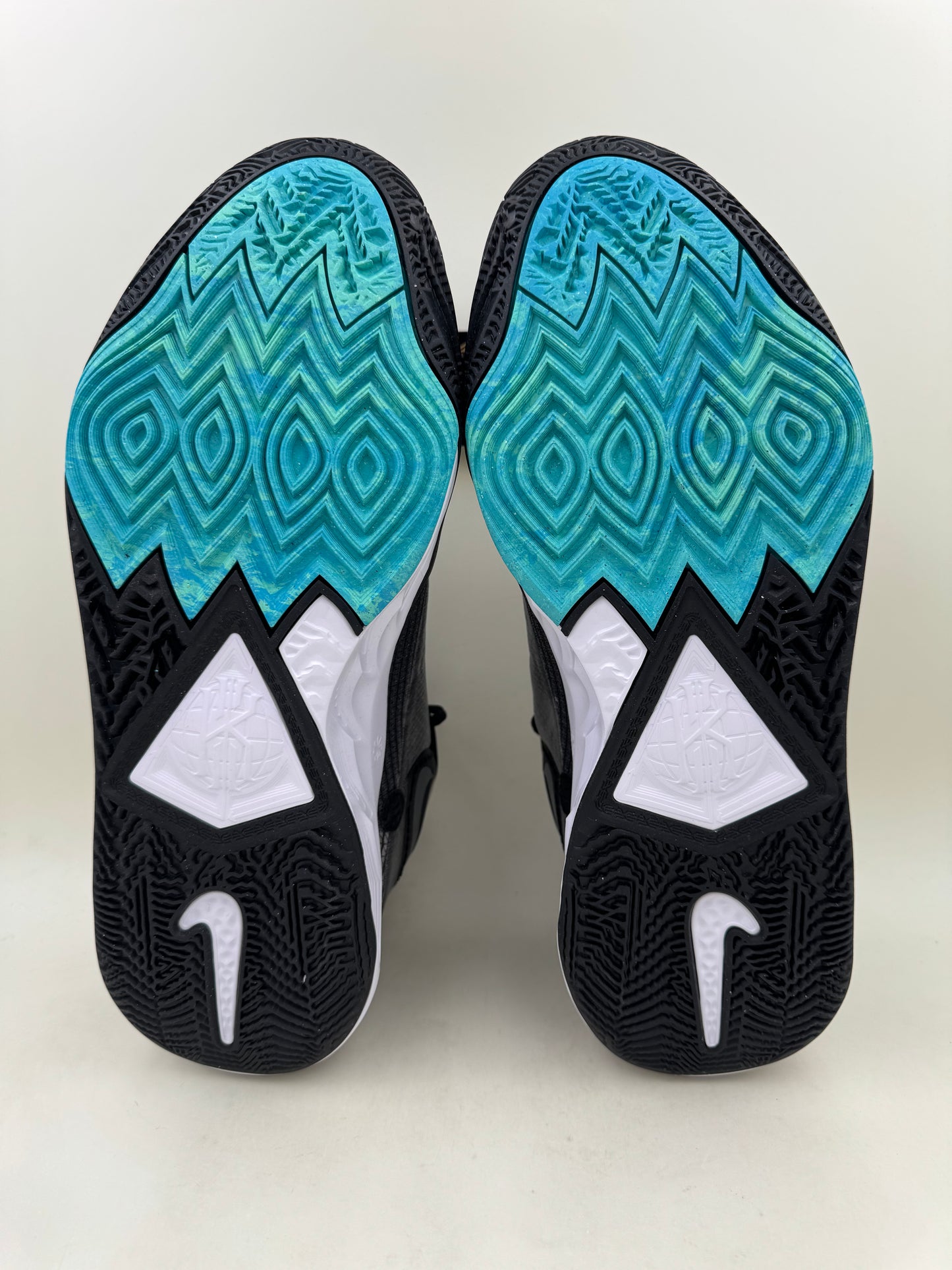 Nike Kyrie 8 'Orca' | Size 15