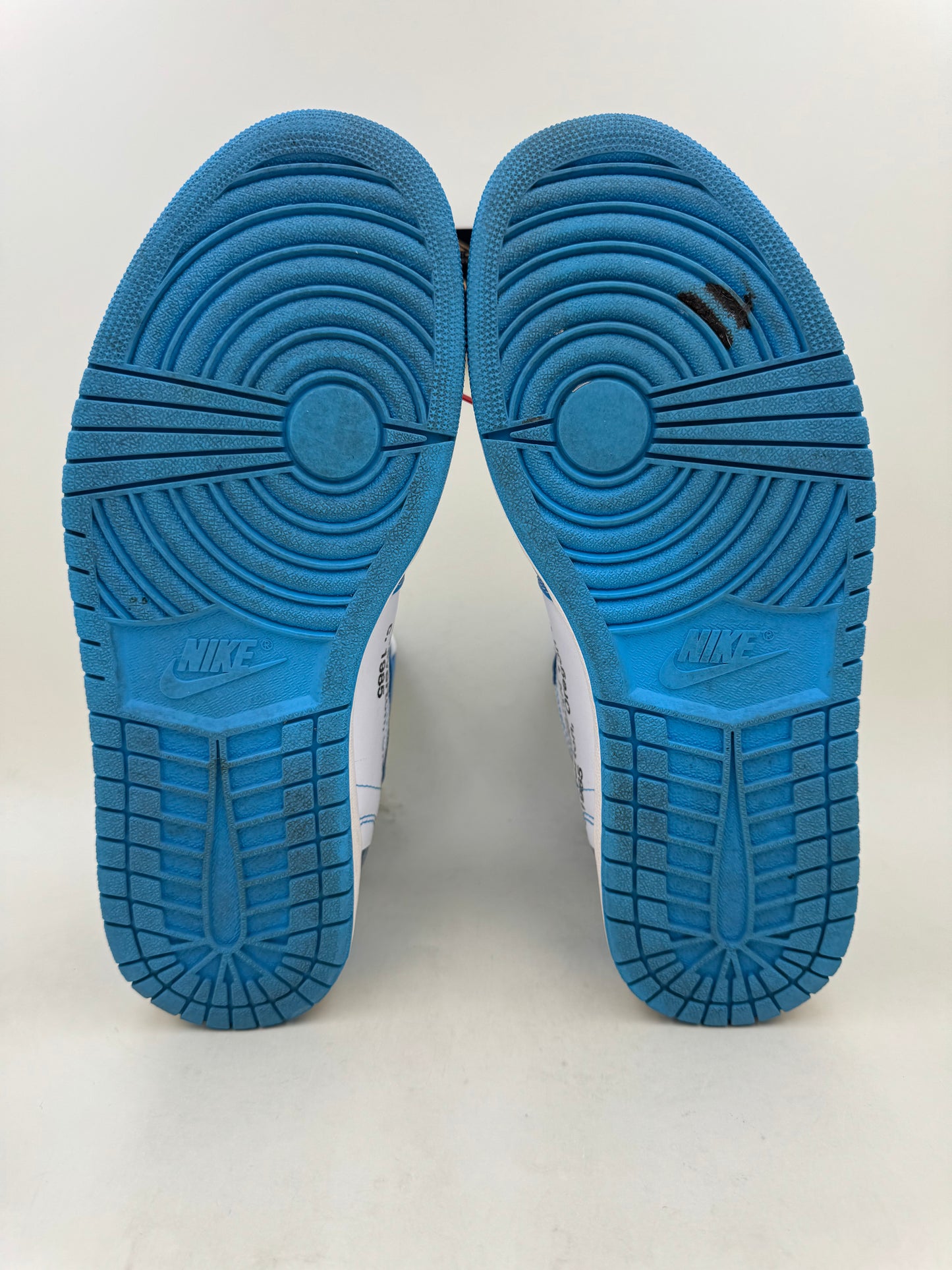 Off-White x Jordan 1 High ‘UNC’ | Size 11