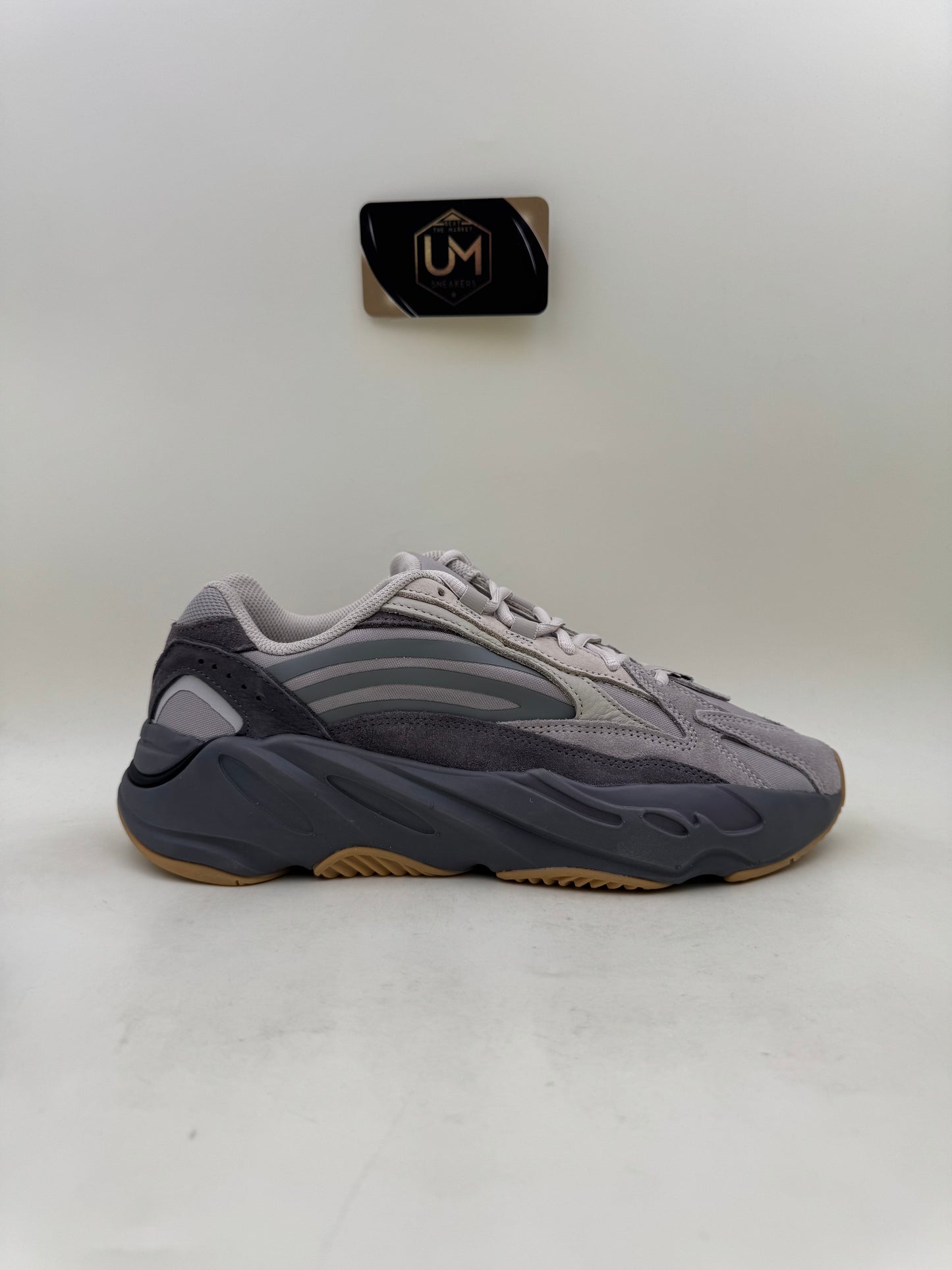 Yeezy 700 V2 'Tephra' | Size 8.5