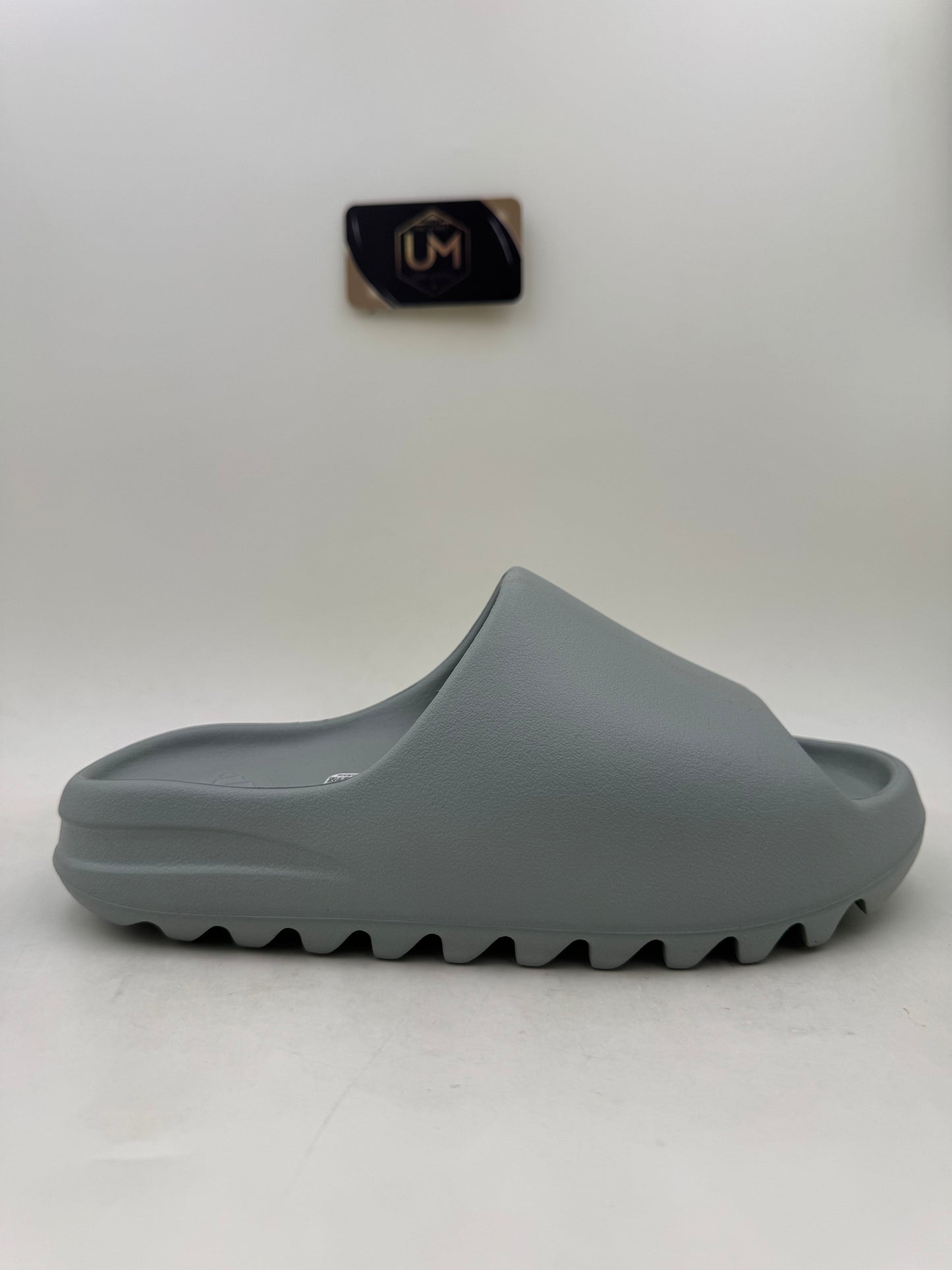 Yeezy Slides ‘Salt’ | Size 9