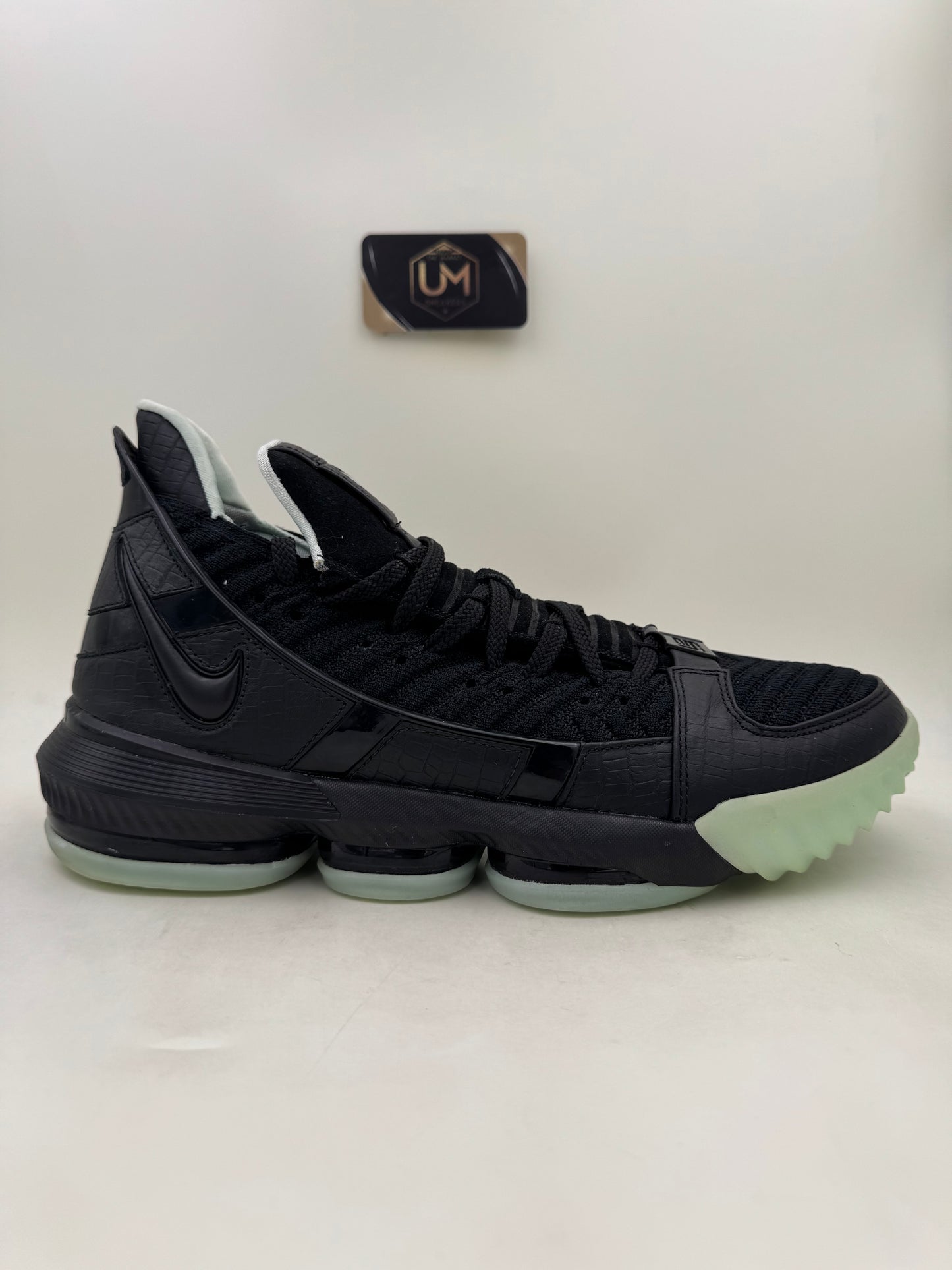Nike LeBron 16 ‘Glow’ | Size 12