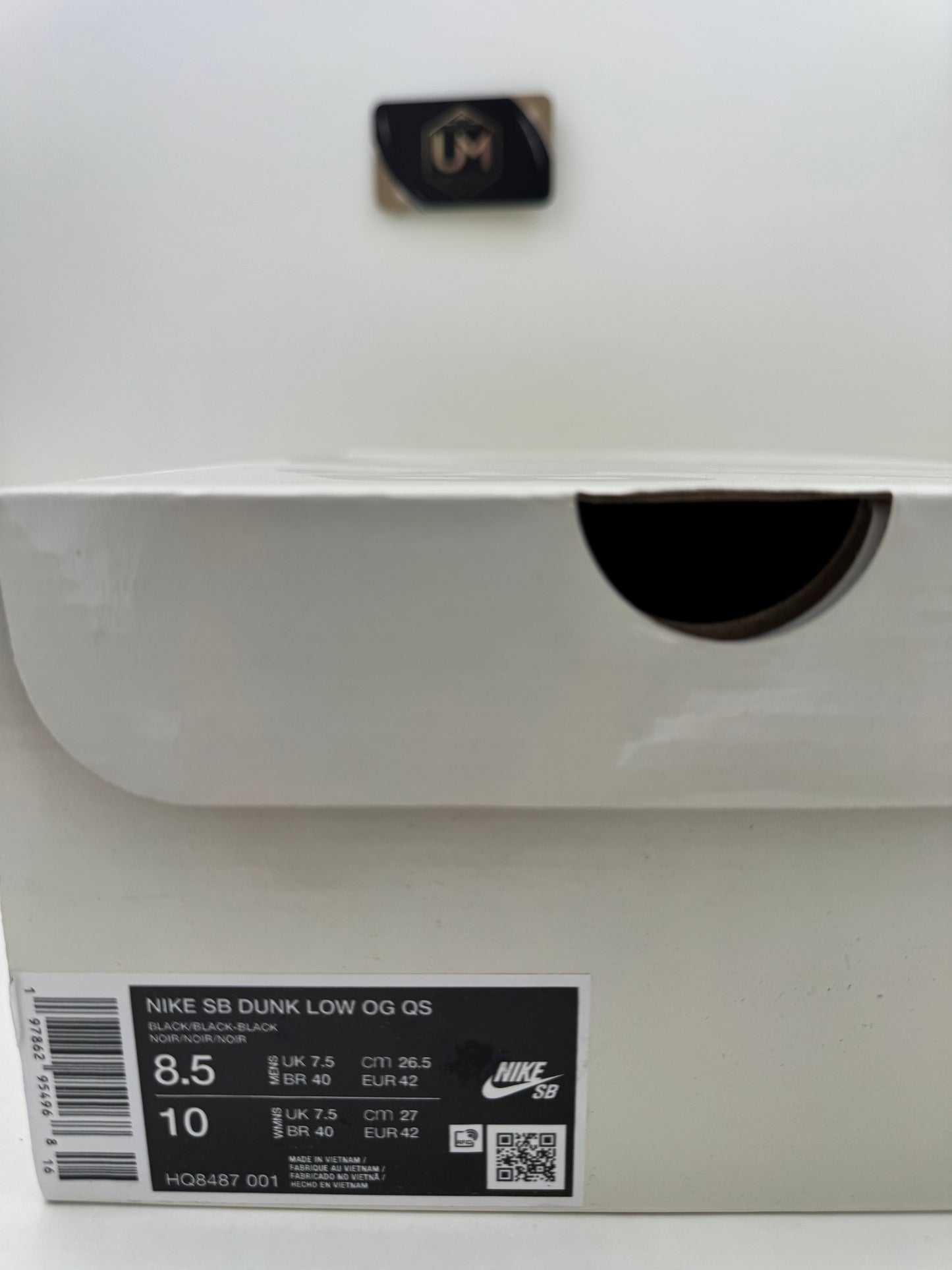 Supreme x Nike Dunk Low SB ‘Black’ | Size 8.5