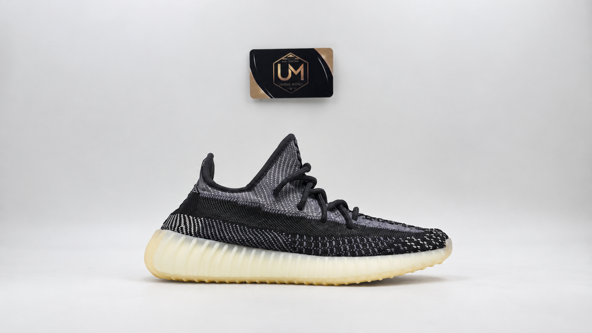 Yeezy 350 V2 ‘Carbon’ | Size 10.5