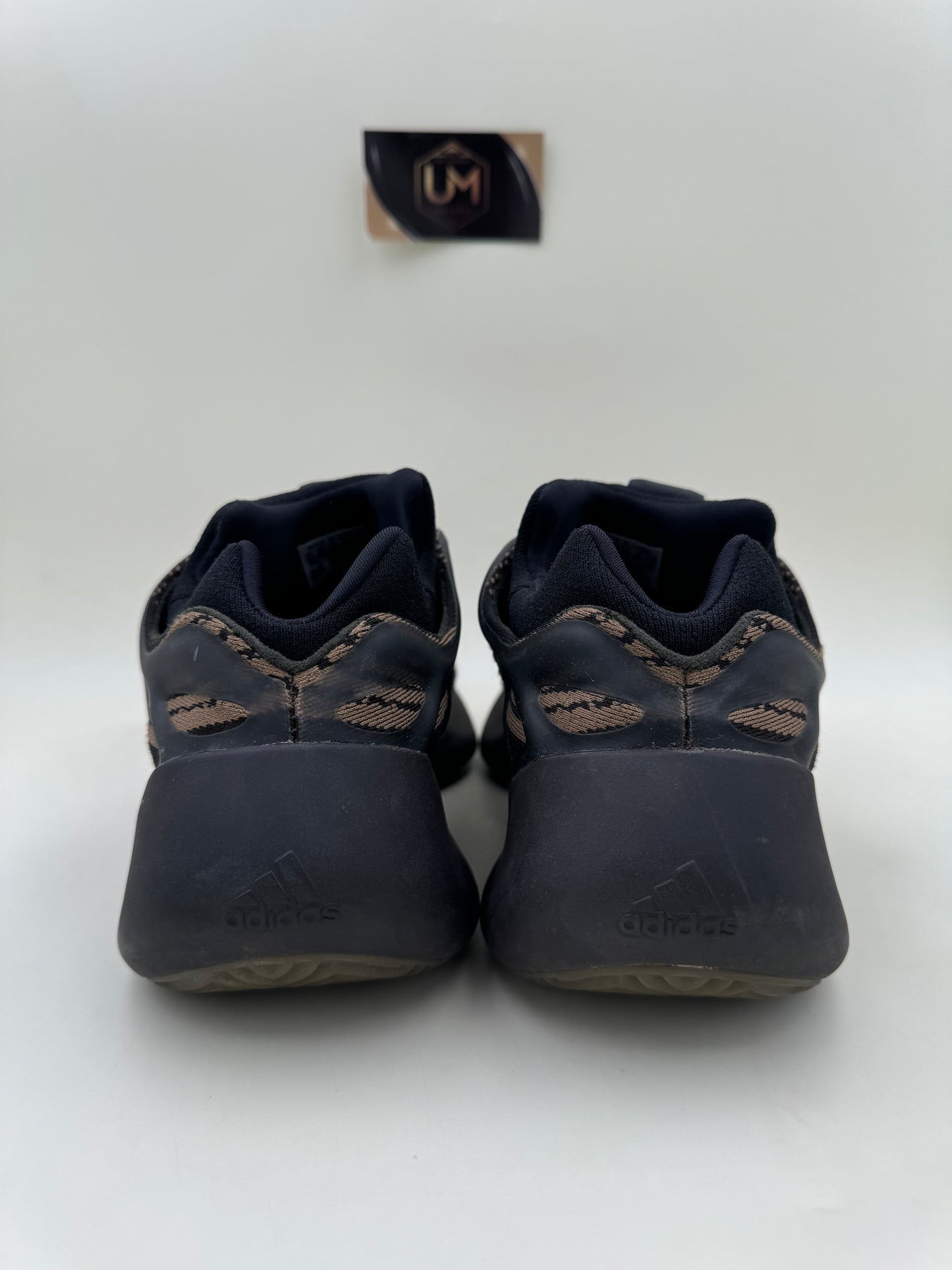 Yeezy 700 V3 'Clay Brown' | Size 10