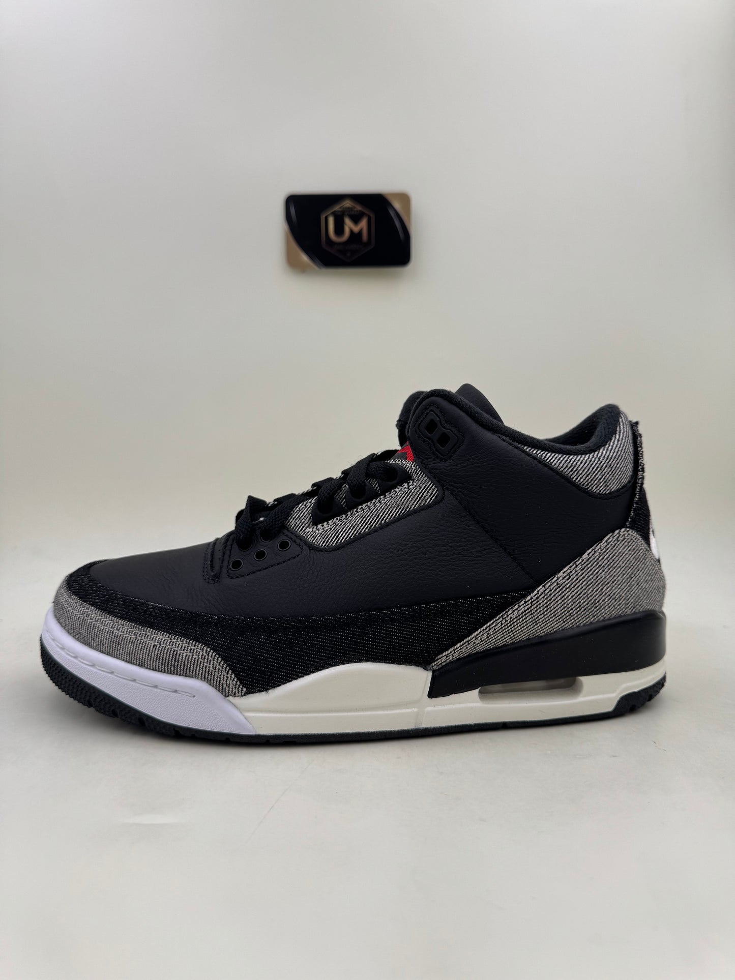 Levi’s x Jordan 3 SP ‘Black Denim’ | Size 7.5