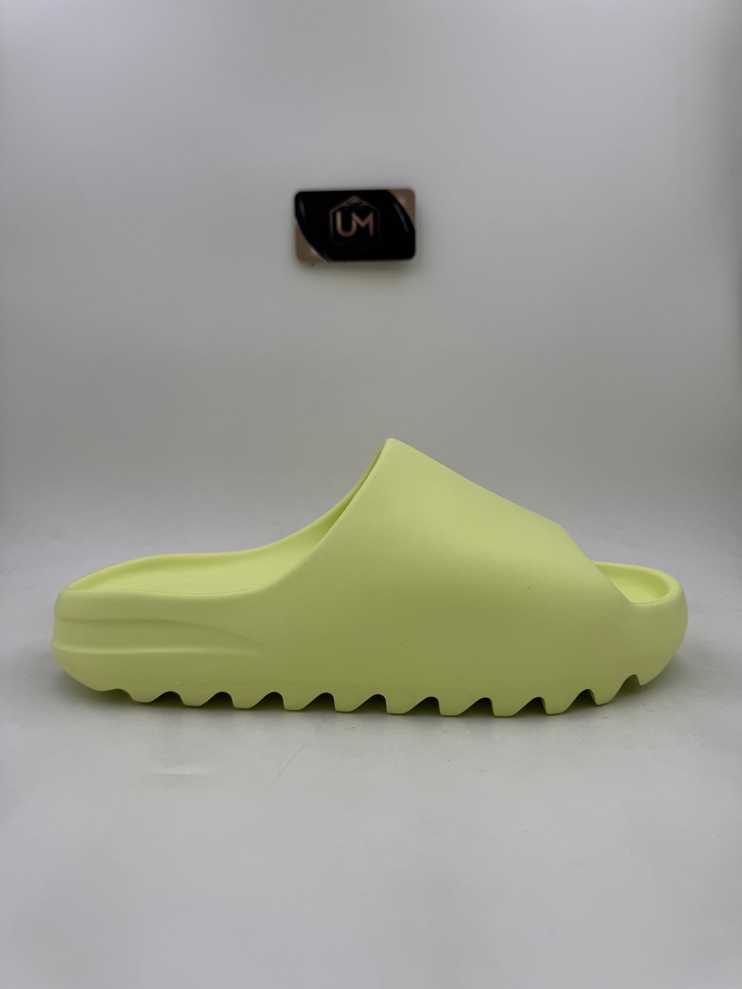 Yeezy Slides ‘Green Glow’ | Size 9