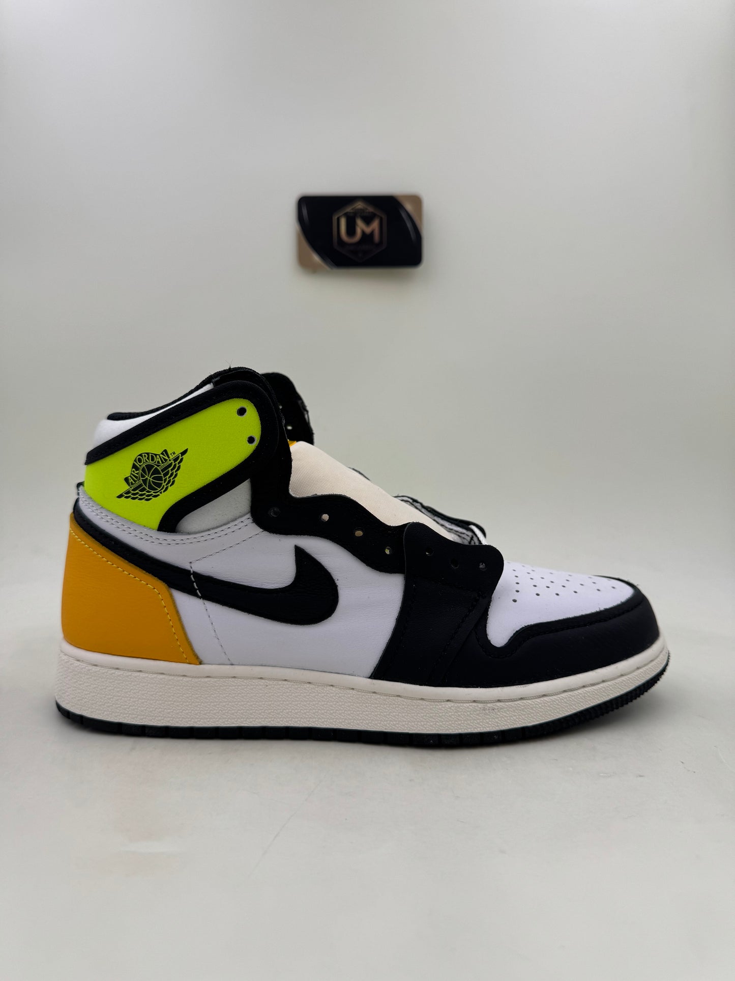 Jordan 1 High ‘Volt Gold’ | Size 4Y