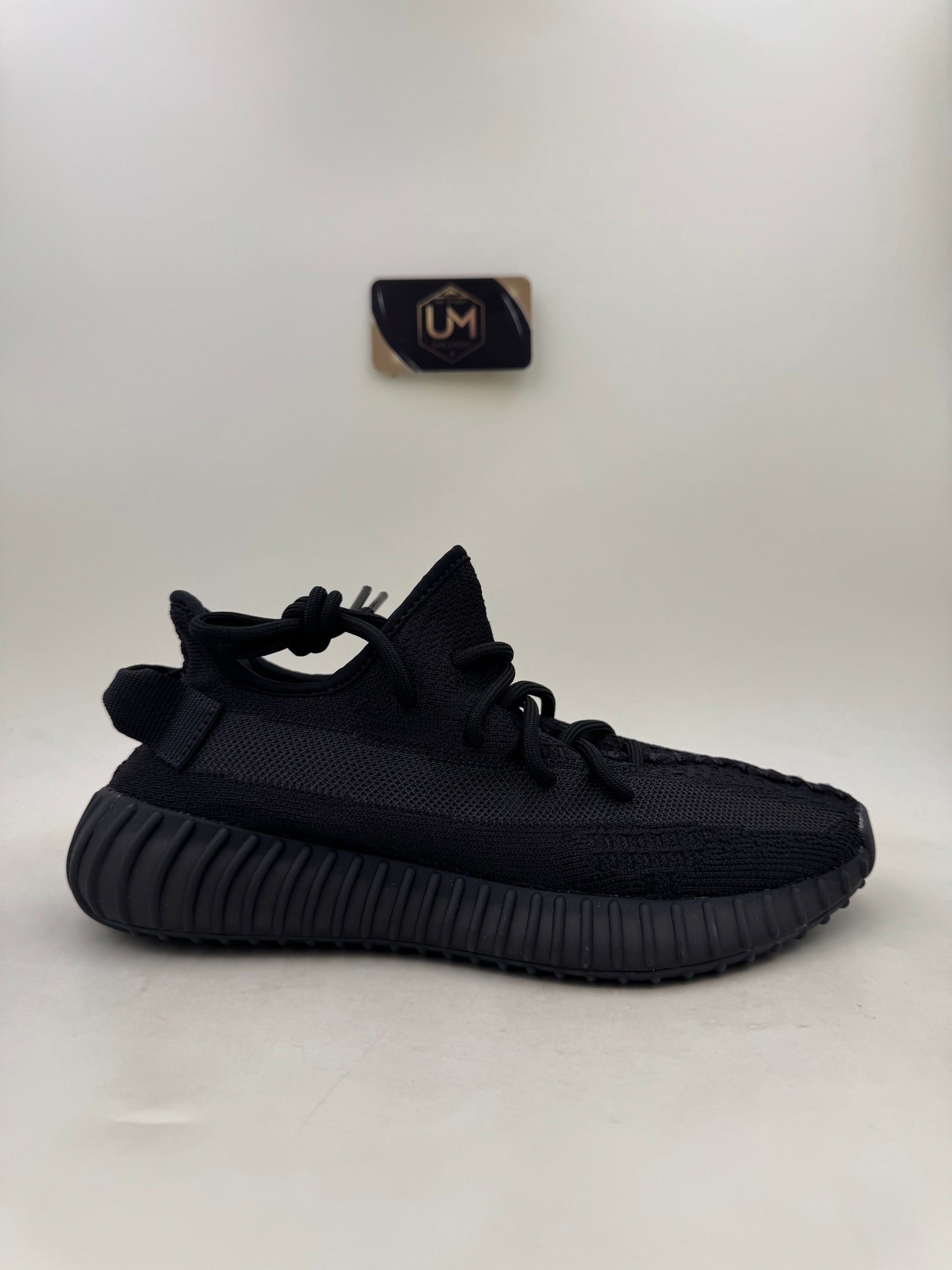 Yeezy 350 V2 'Onyx' | Size 5