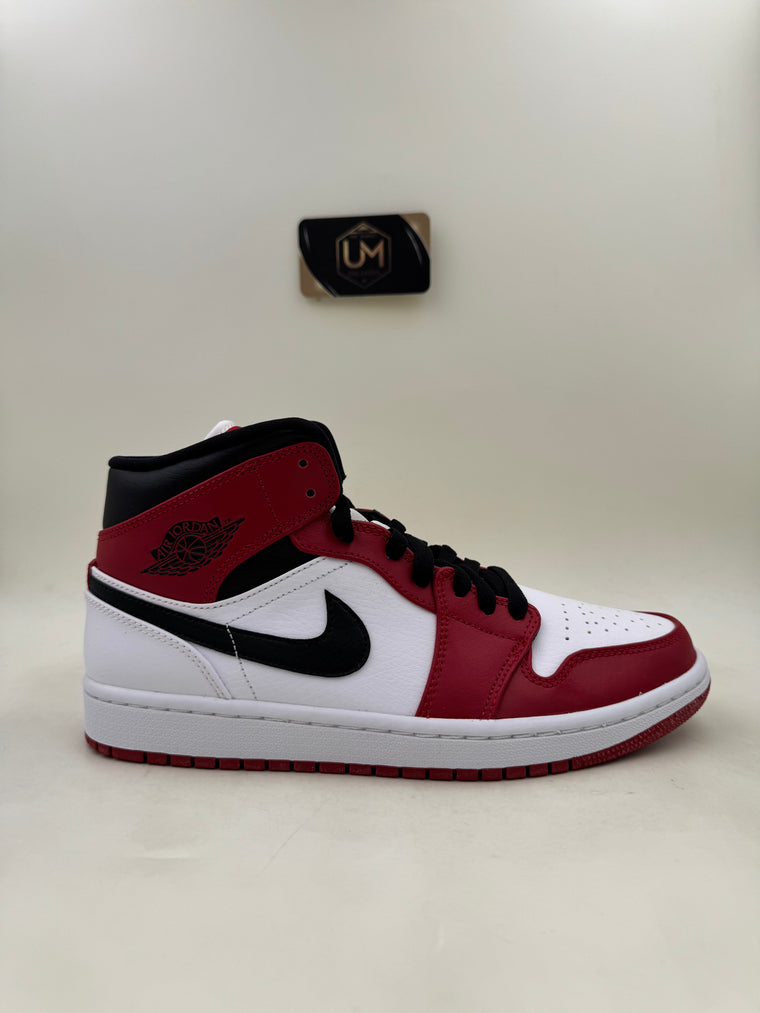 Jordan 1 Mid ‘Chicago’