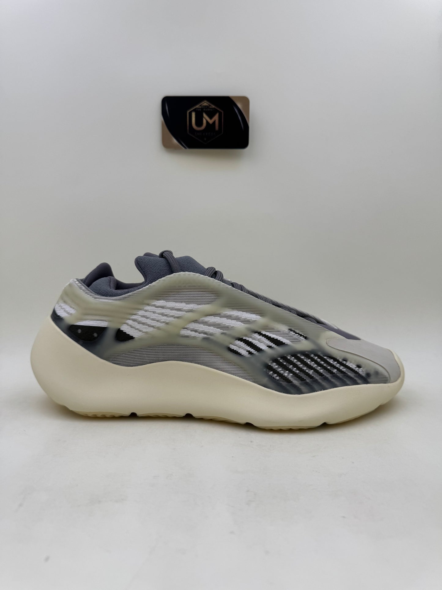 Yeezy 700 V3 ‘Fade Salt’ | Size 10.5