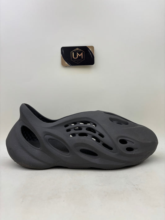 Yeezy Foam Runner ‘Carbon’ | Size 14