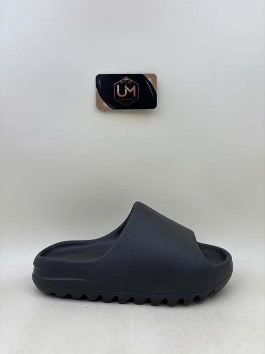 Yeezy Slides 'Onyx' | Size 5