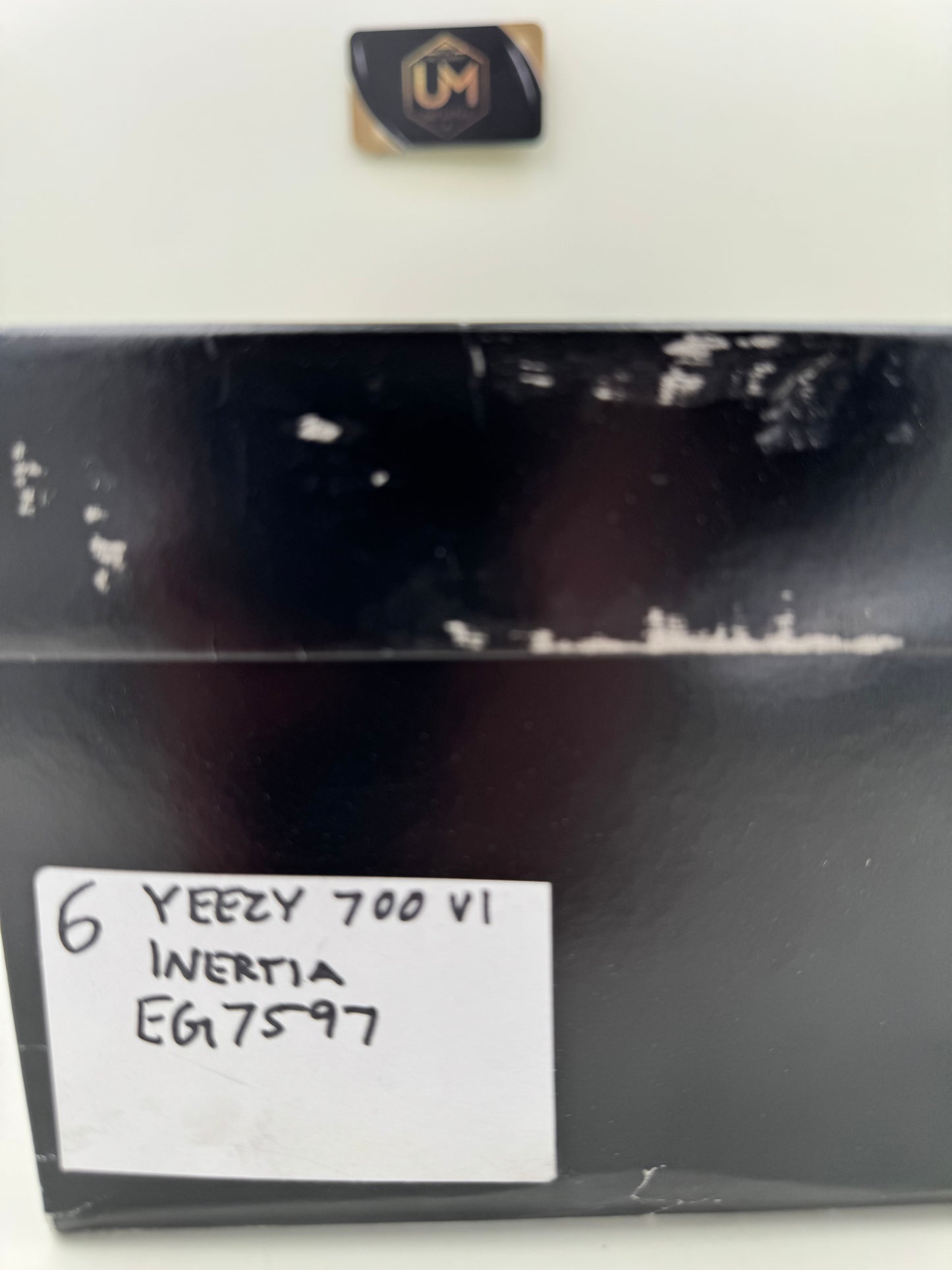 Yeezy 700 ‘Inertia’ | Size 6