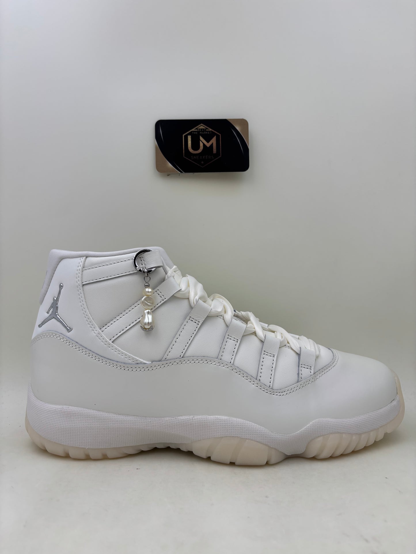 Jordan 11 ‘Pearl / Grand Finale’ | Size 10.5