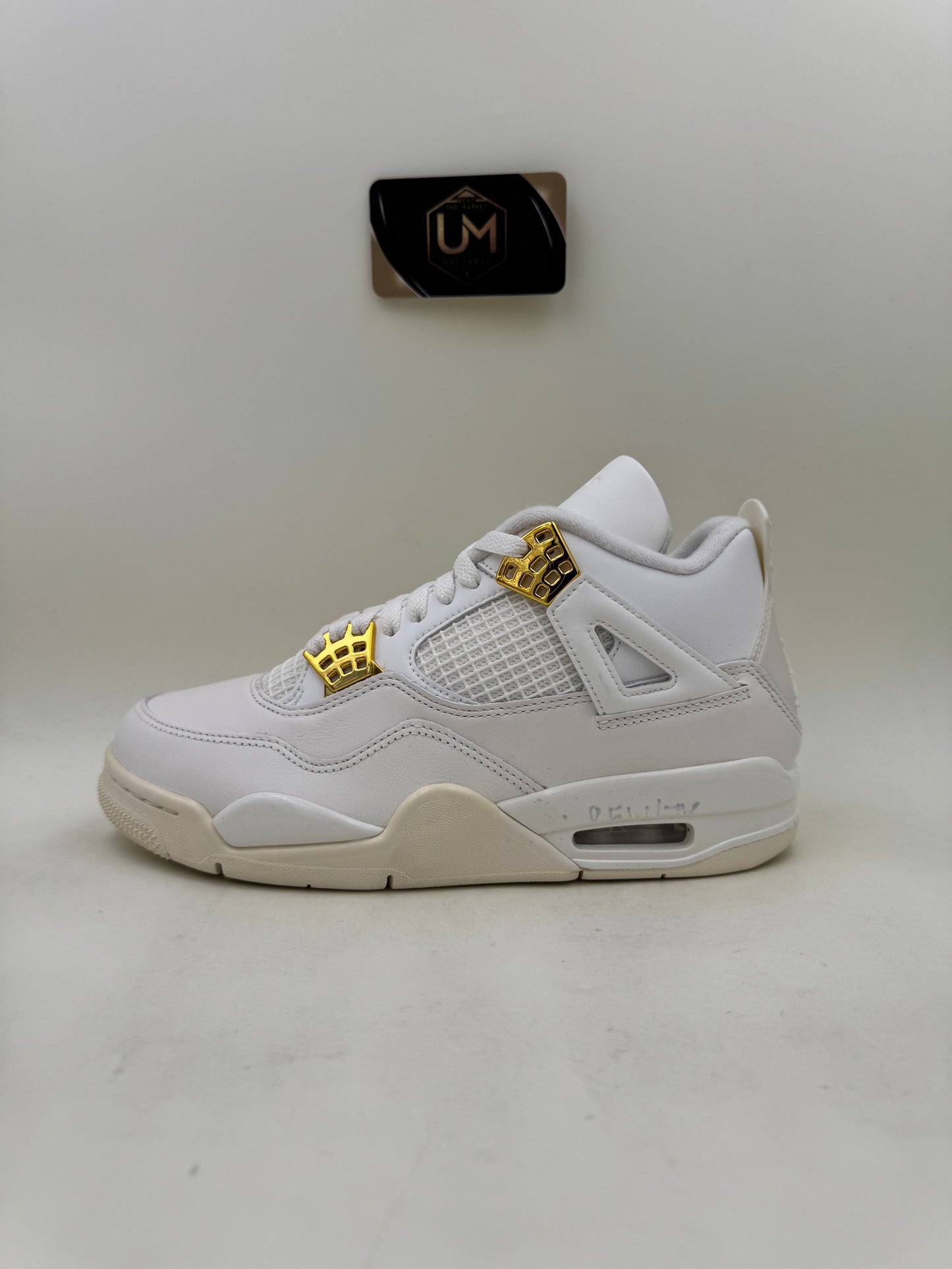 Jordan 4 'Metallic Gold' | Size 7