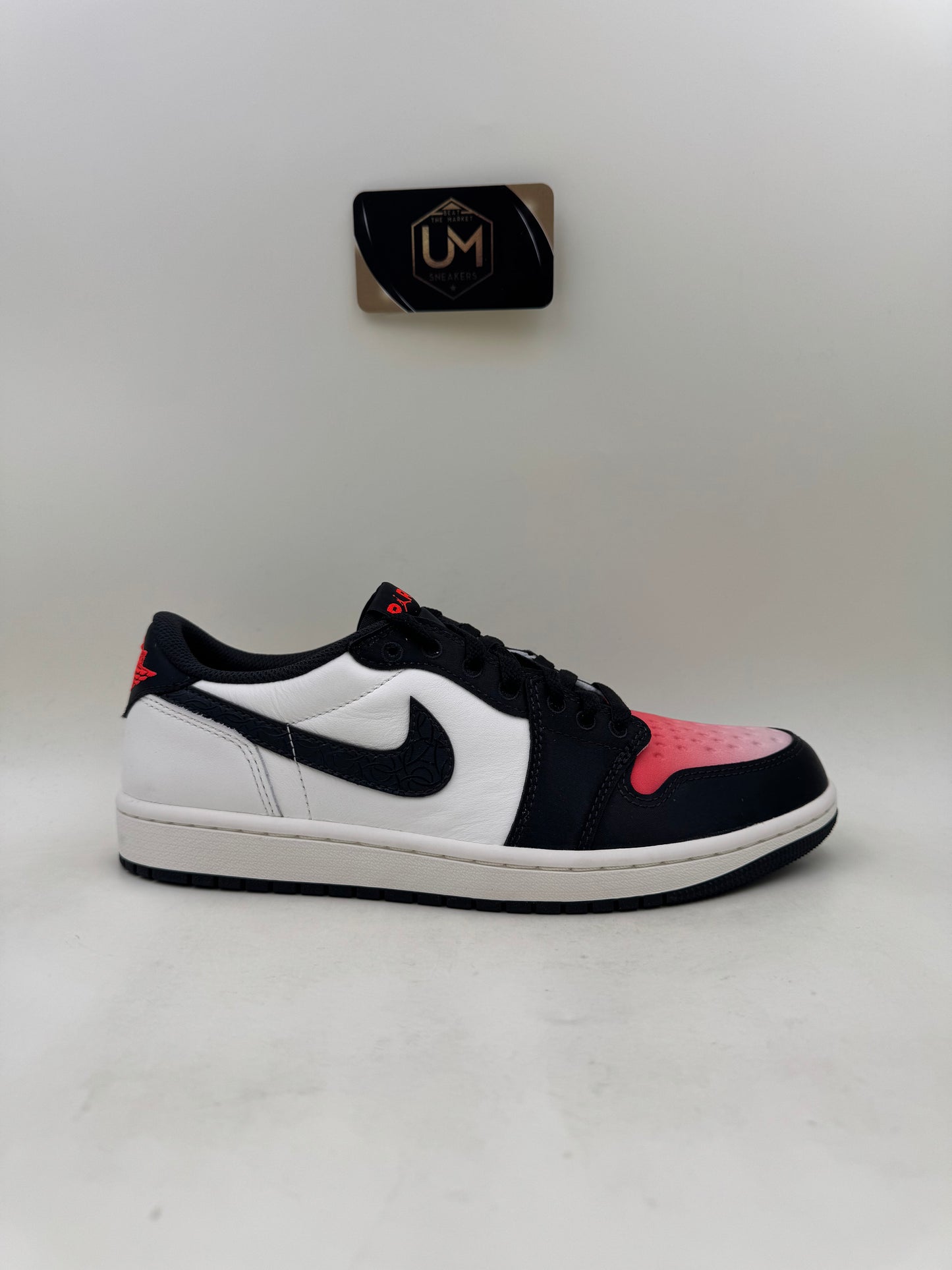 Paris Saint-Germain x Jordan 1 Low 'Sail Pink Oxford' | Size 8.5