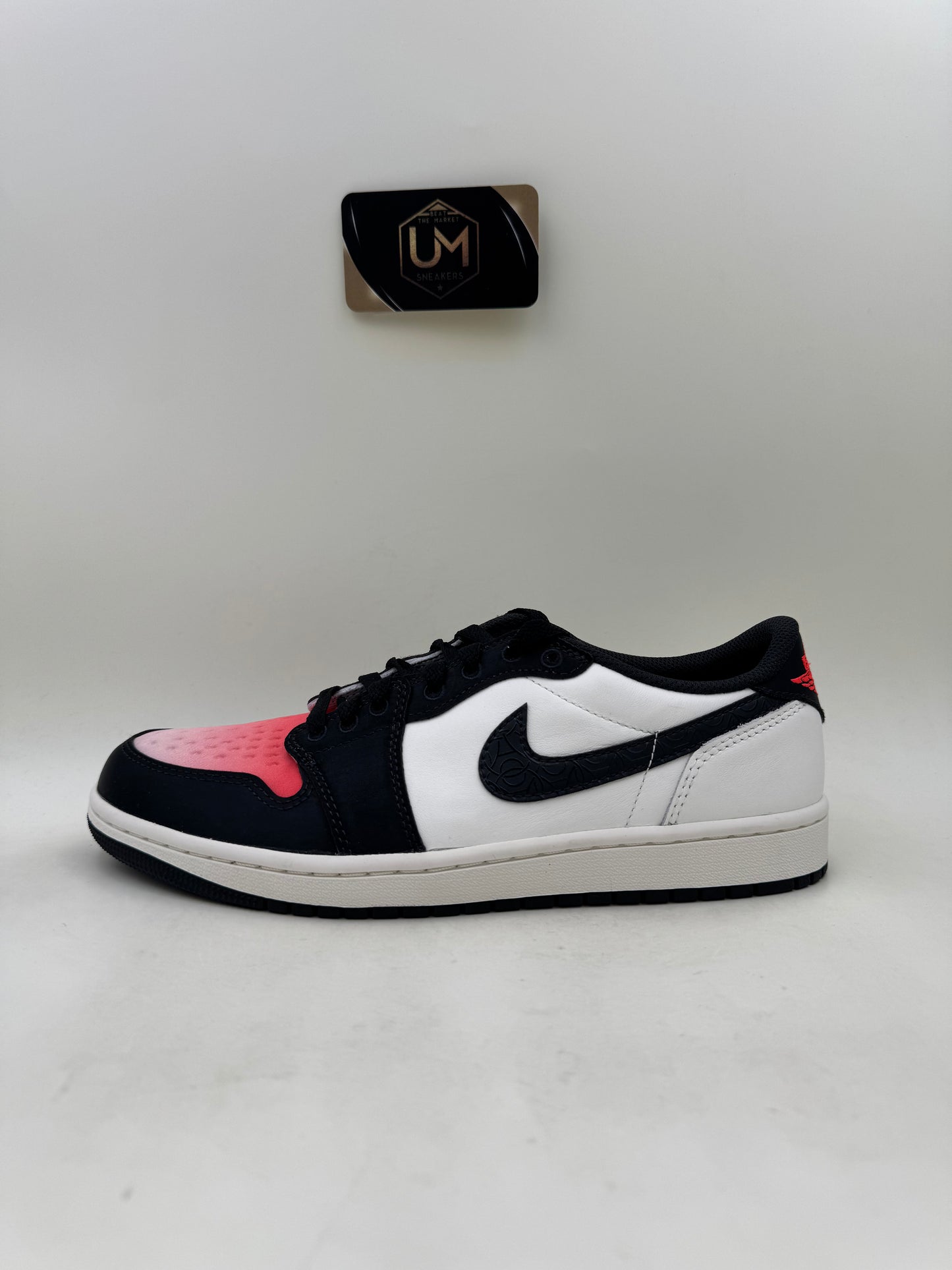 Paris Saint-Germain x Jordan 1 Low 'Sail Pink Oxford' | Size 8.5