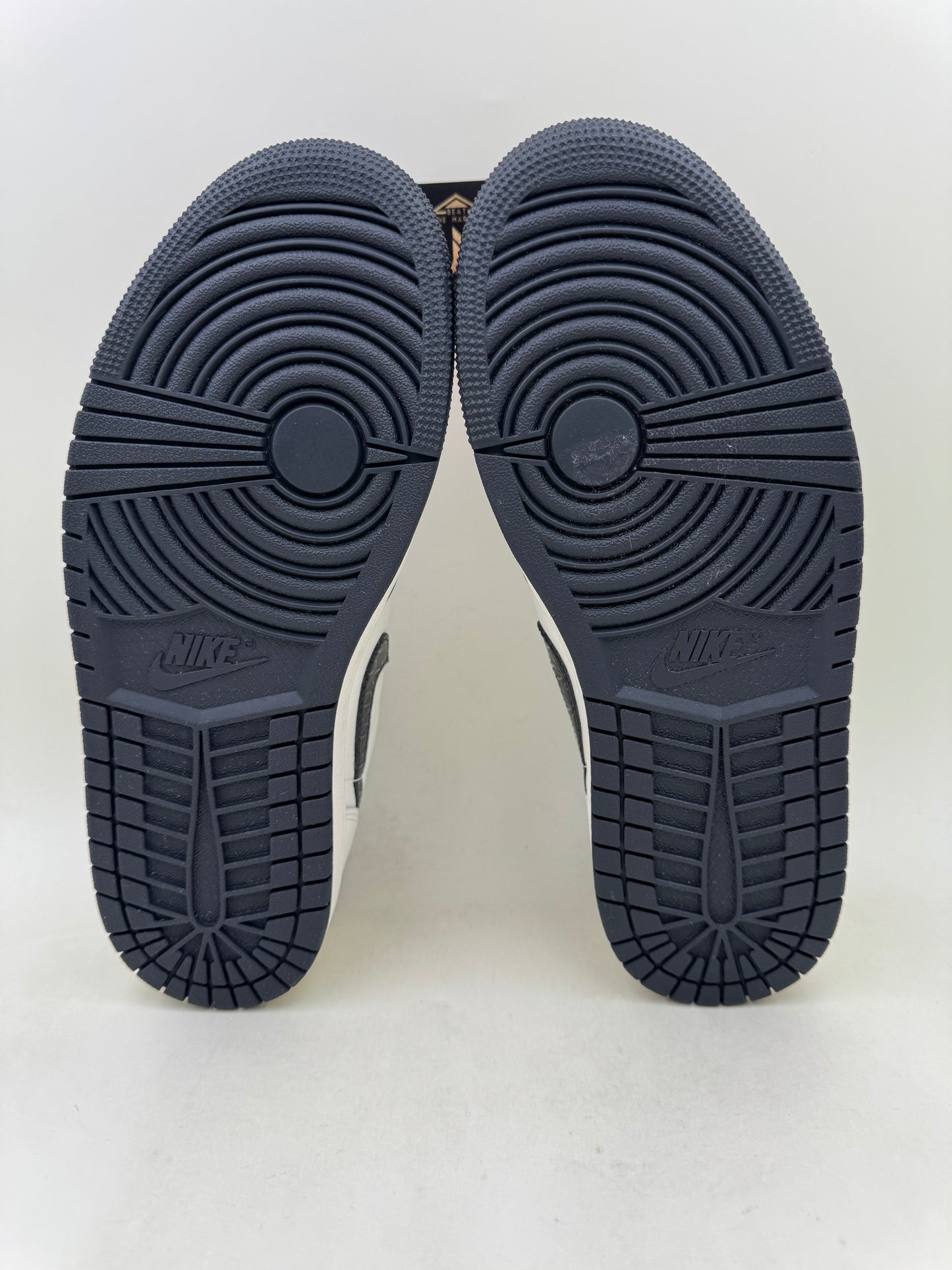 Paris Saint-Germain x Jordan 1 Low 'Sail Pink Oxford' | Size 8.5