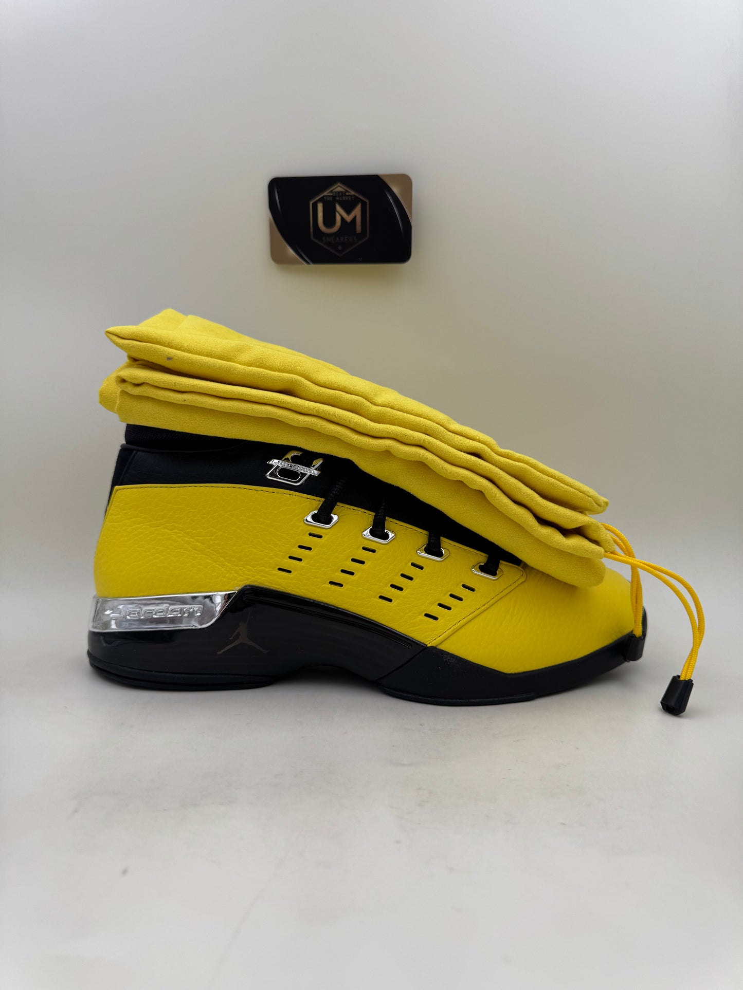 SoleFly x Jordan 17 Low 'Reverse Lightning' | Size 9.5