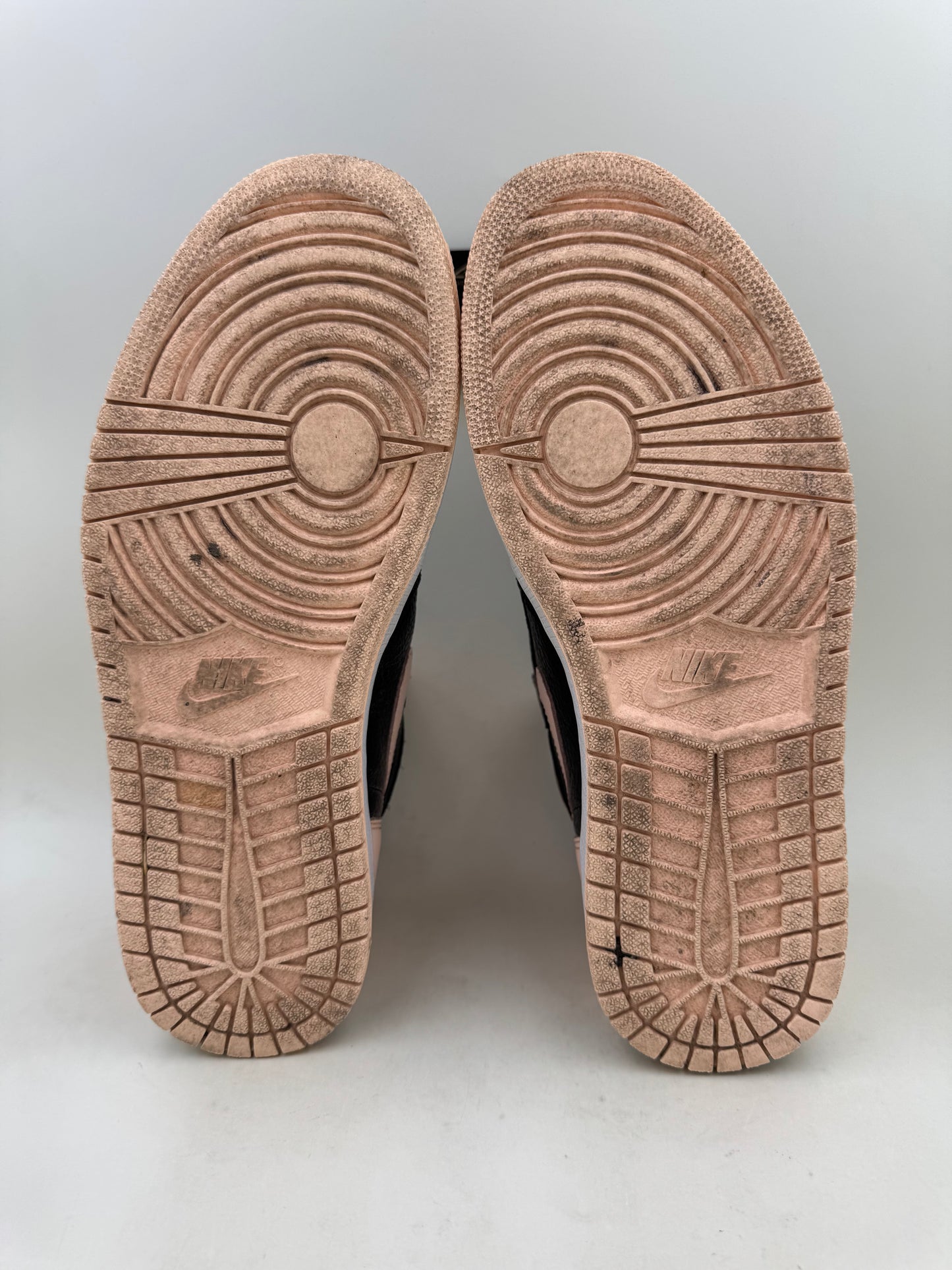 Jordan 1 High 'Crimson Tint' | Size 10.5