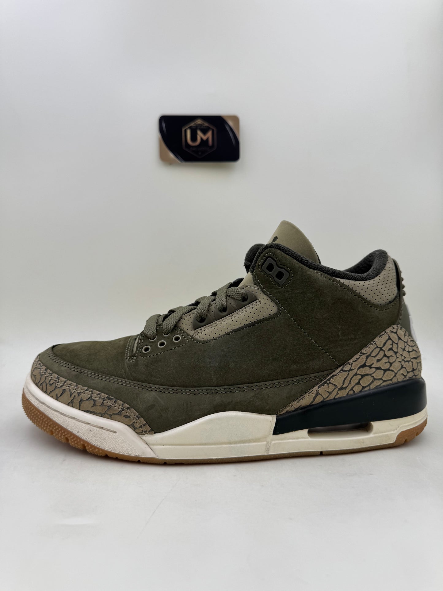 Jordan 3 ‘Family Affair’ | Size 8.5