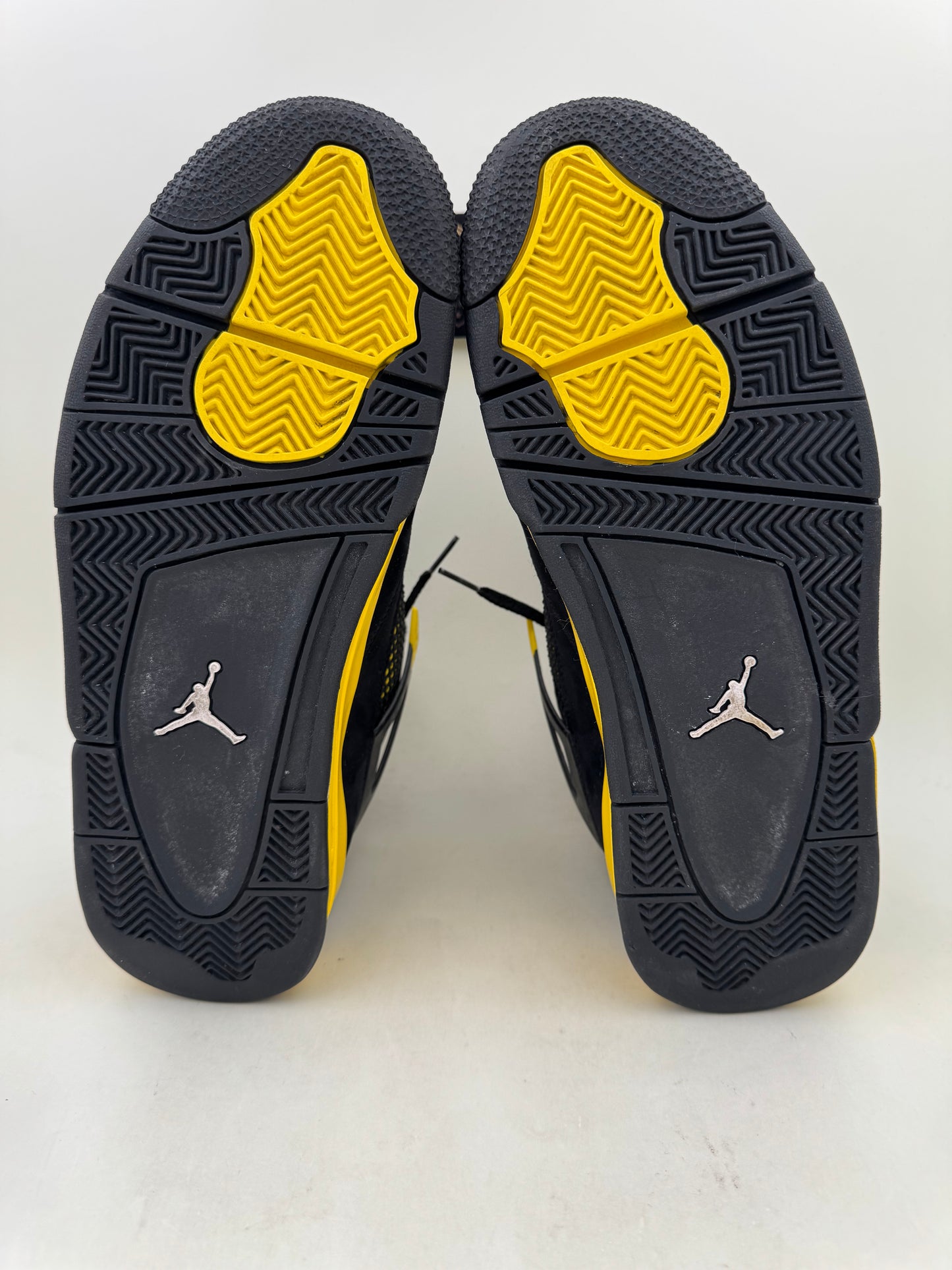 Jordan 4 ‘Thunder’ 2023 | Size 10.5