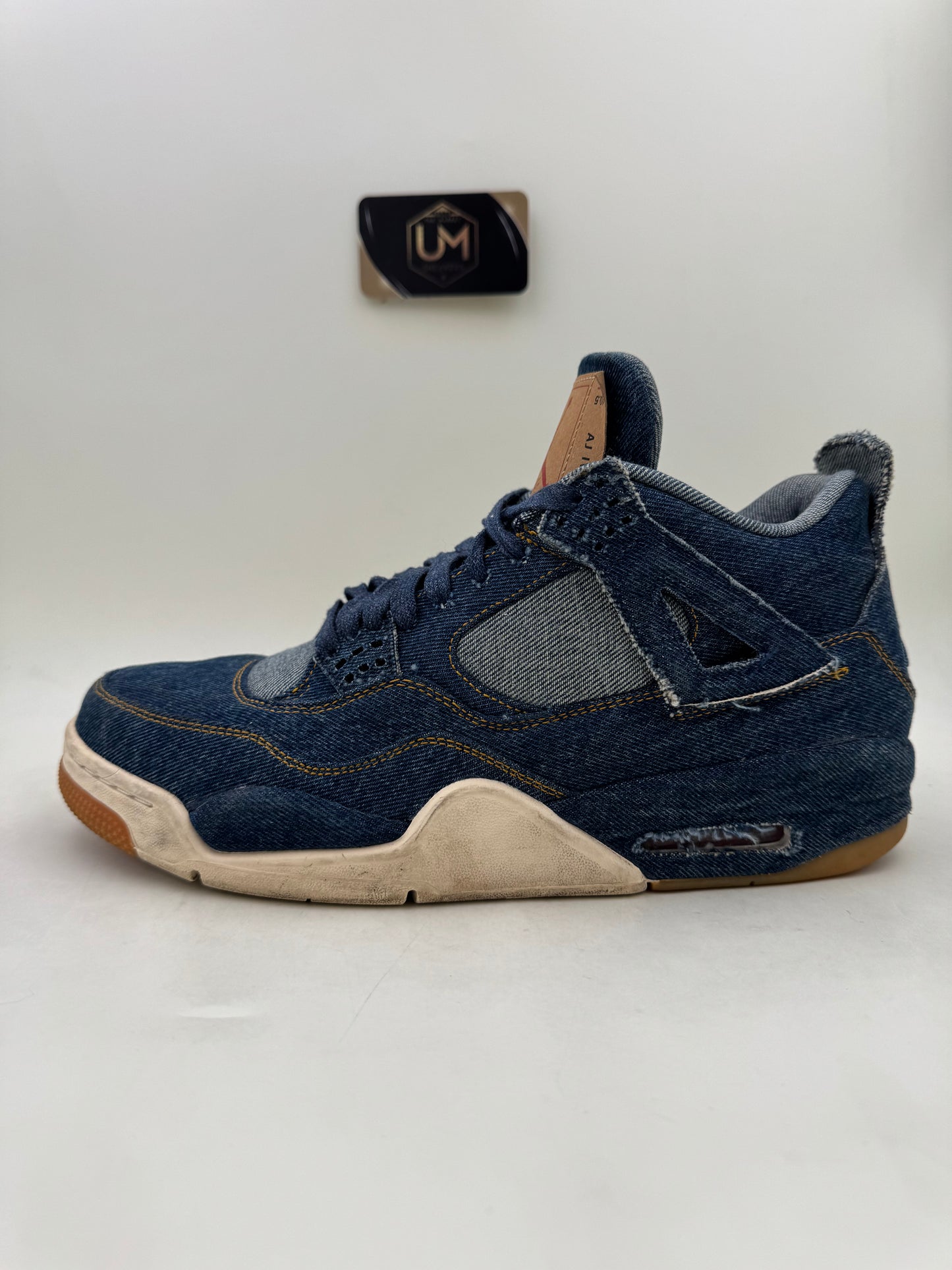 Levi’s x Jordan 4 ‘Denim’ | Size 10.5