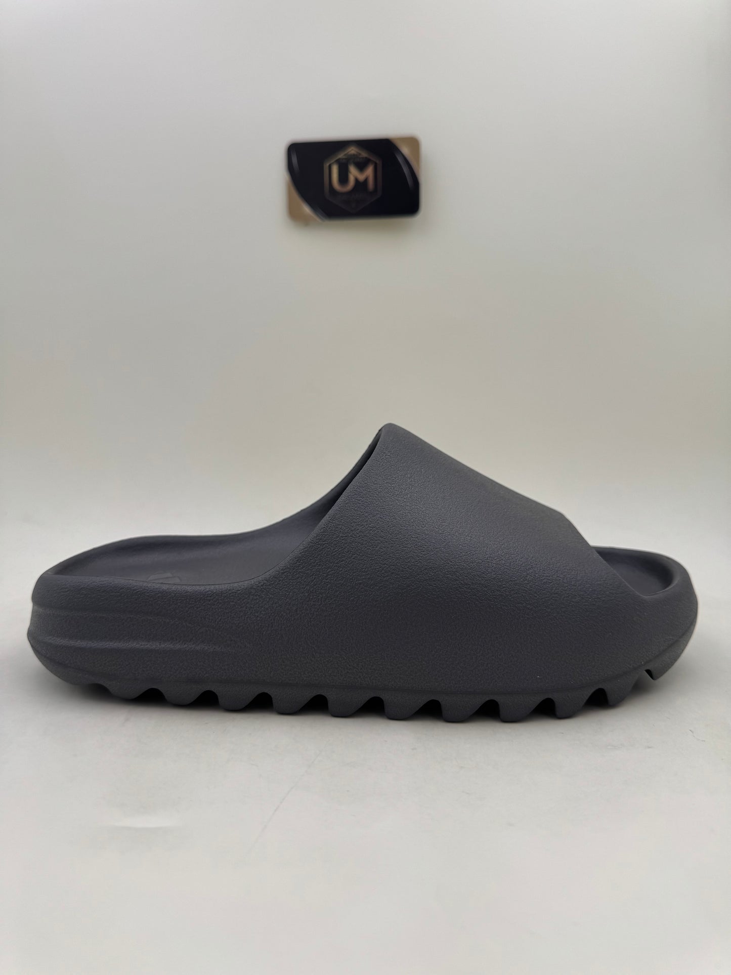 Yeezy Slides ‘Granite’ | Size 9