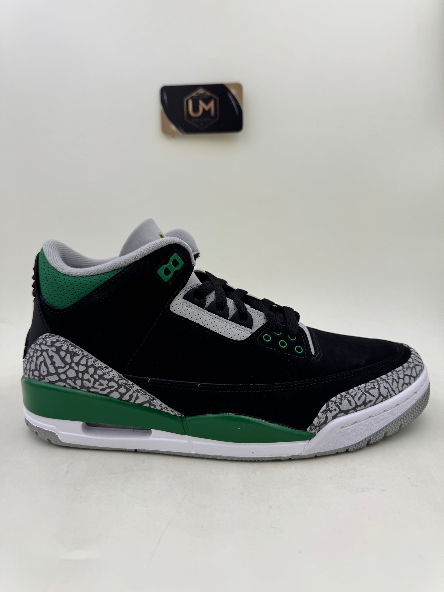 Jordan 3 ‘Pine Green’ | Size 9.5