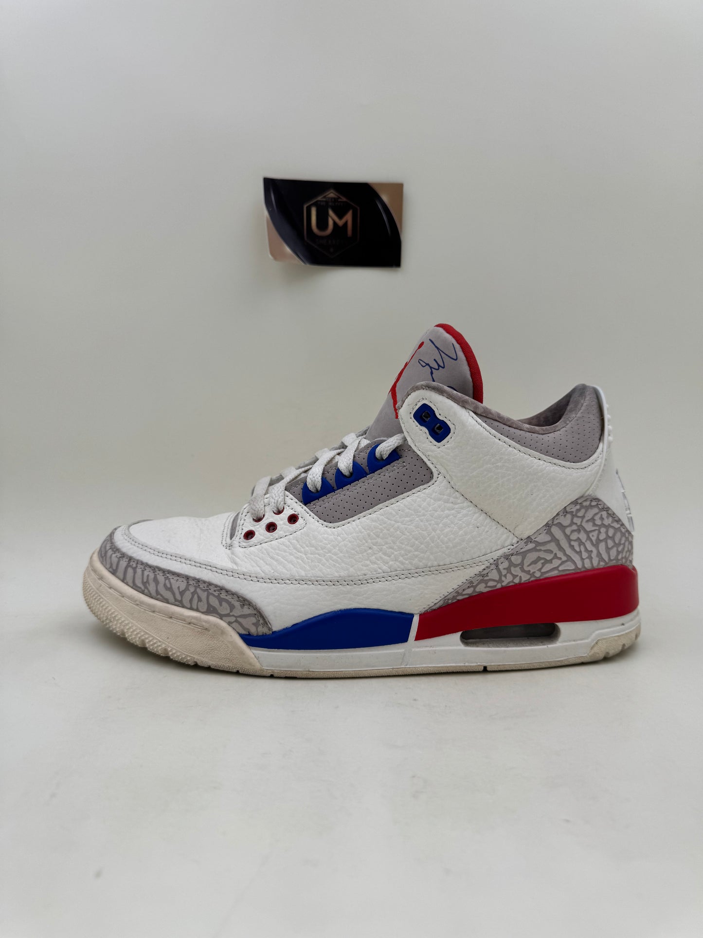 Jordan 3 ‘International Flight’ | Size 9