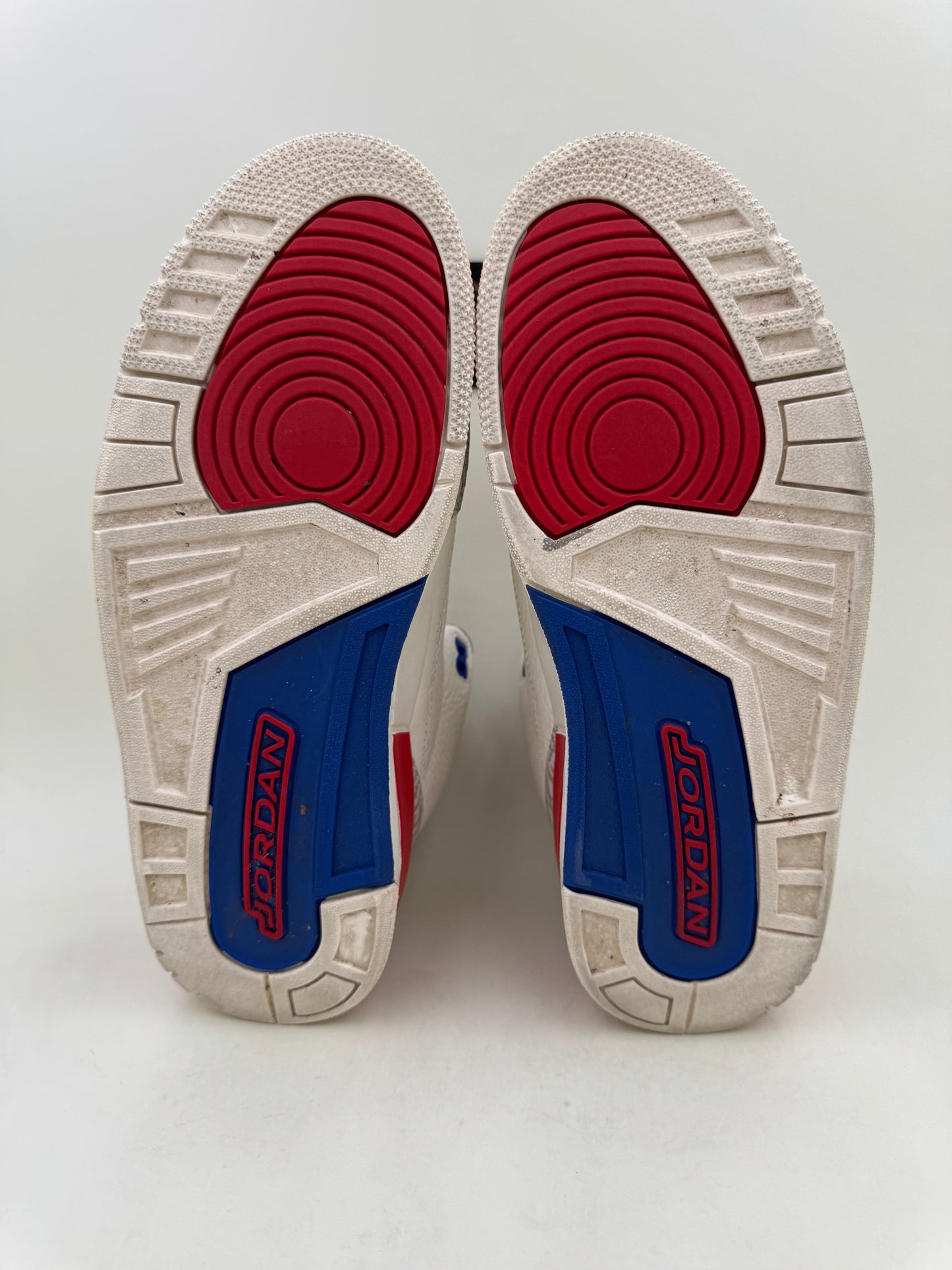 Jordan 3 ‘International Flight’ | Size 9