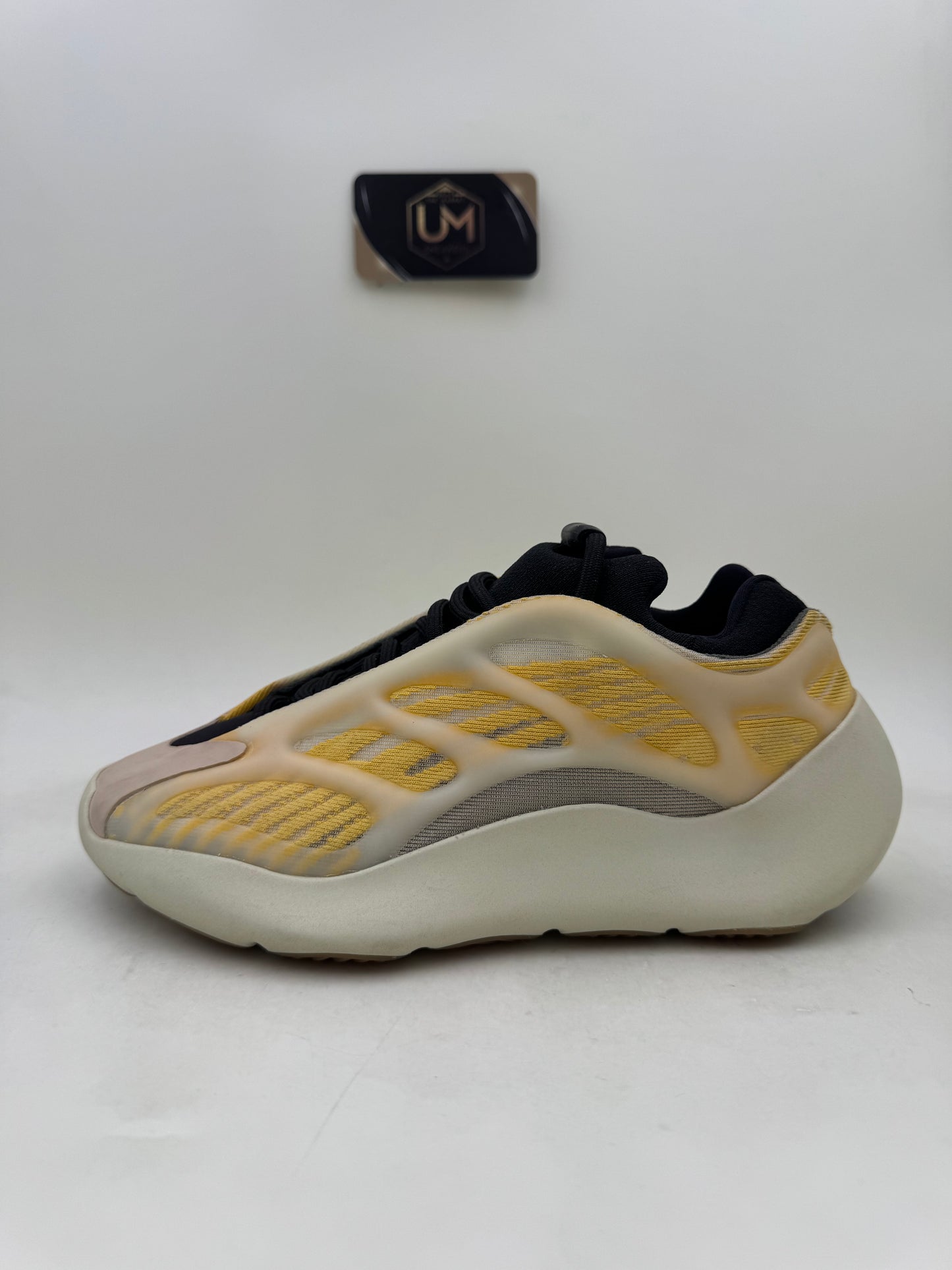 Yeezy 700 V3 ‘Safflower’ | Size 4