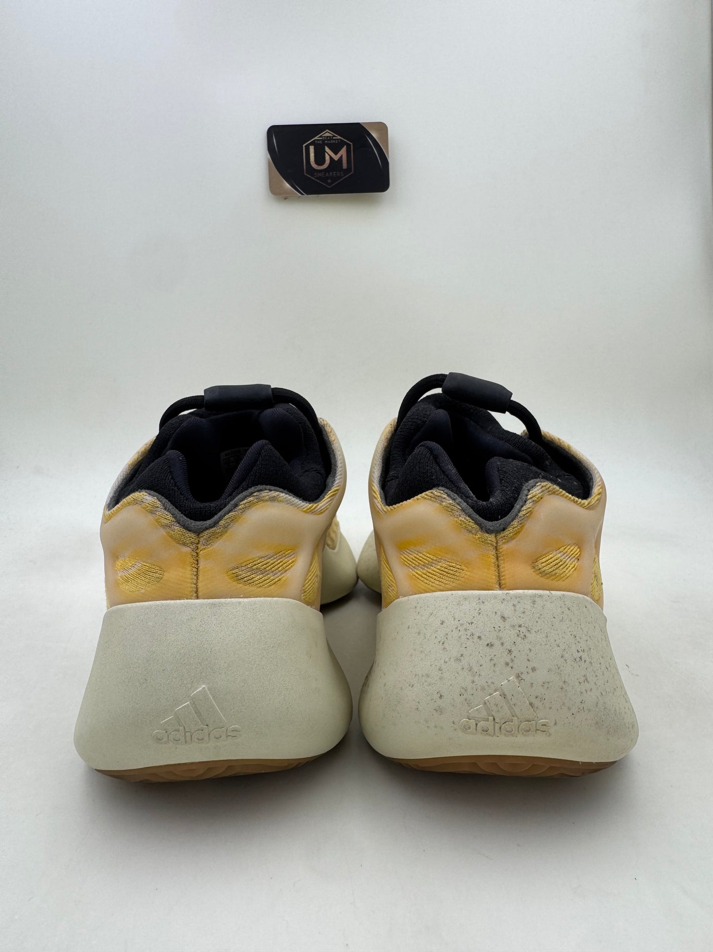 Yeezy 700 V3 ‘Safflower’ | Size 4