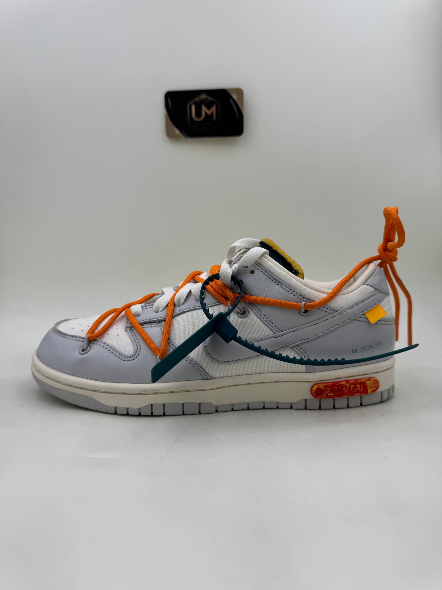 Off-White x Nike Dunk Low ‘Lot 44 of 50’ | Size 8