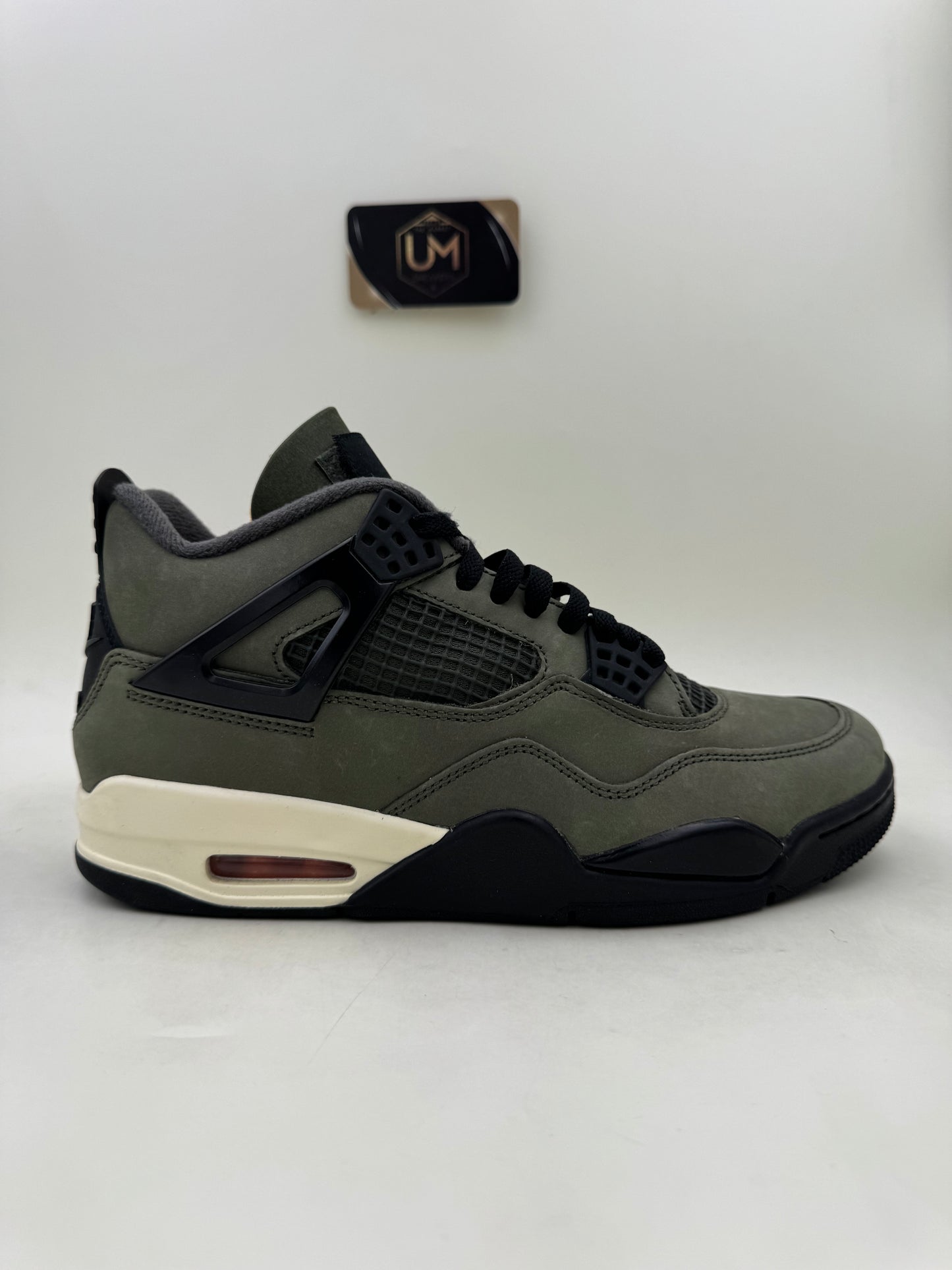 Undefeated x Jordan 4 2025 | Size 8.5