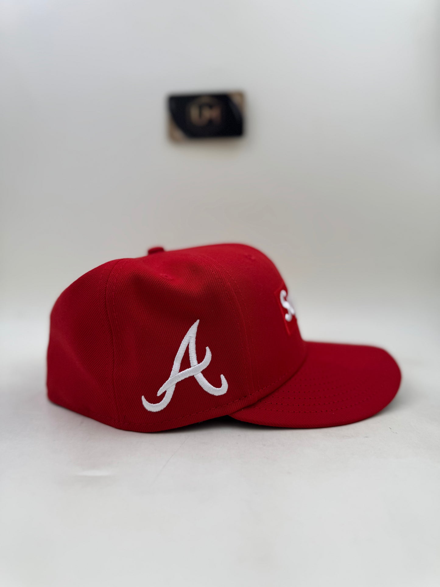 Supreme x MLB Teams Box Logo New Era 'Red - Atlanta' | Size 7 & 3/8th