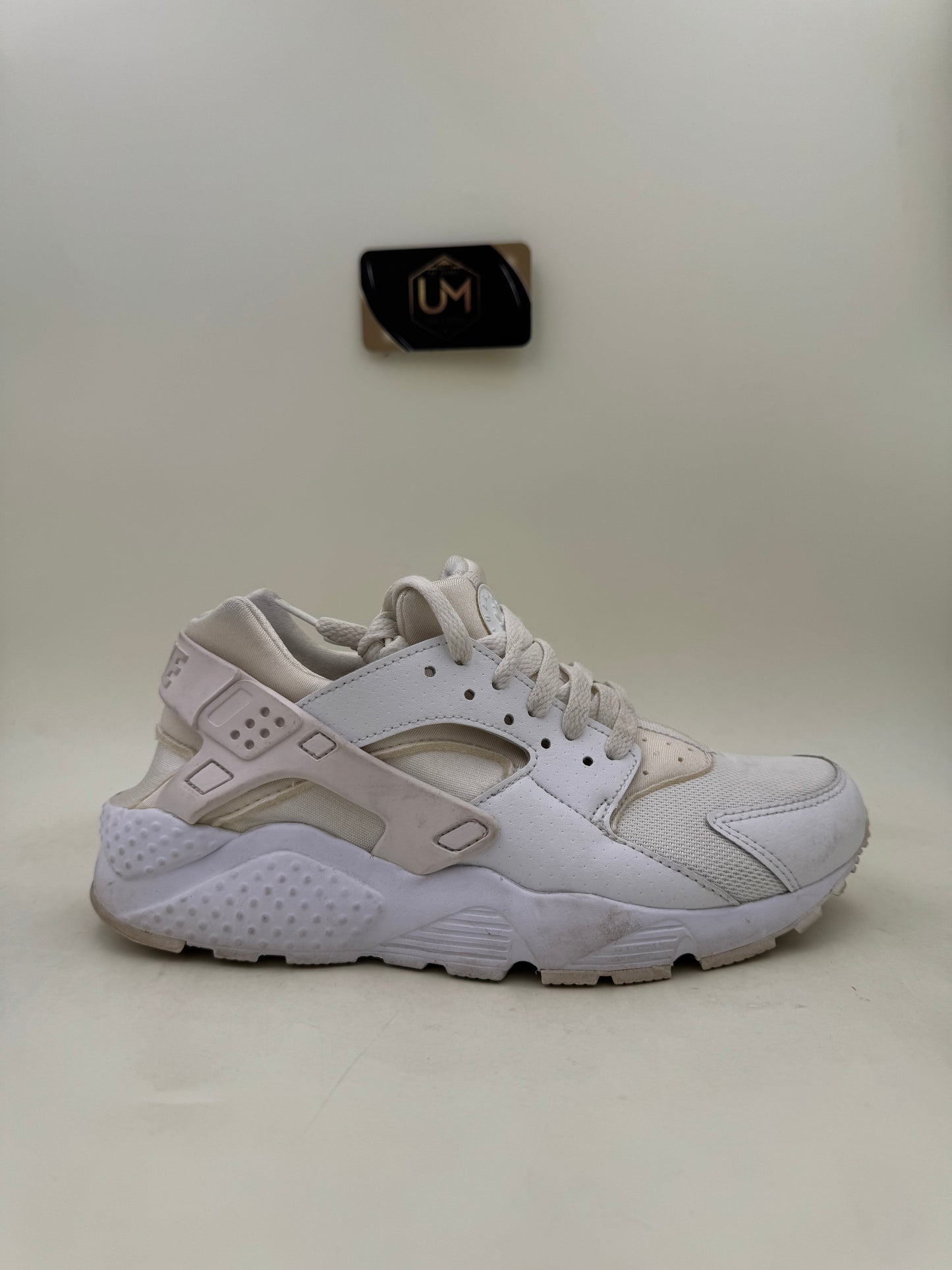 Nike Huarache Run ‘White Pure Platinum’ | Size 6.5Y