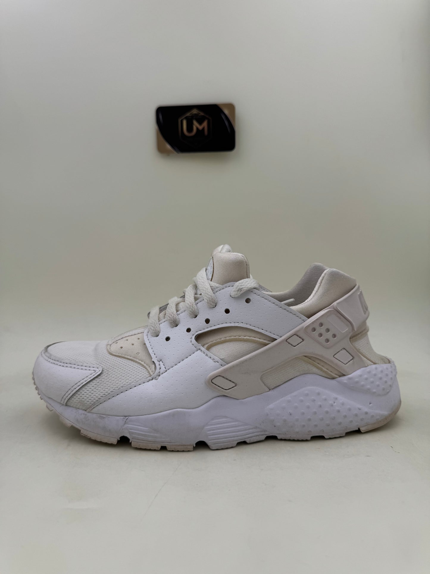 Nike Huarache Run ‘White Pure Platinum’ | Size 6.5Y