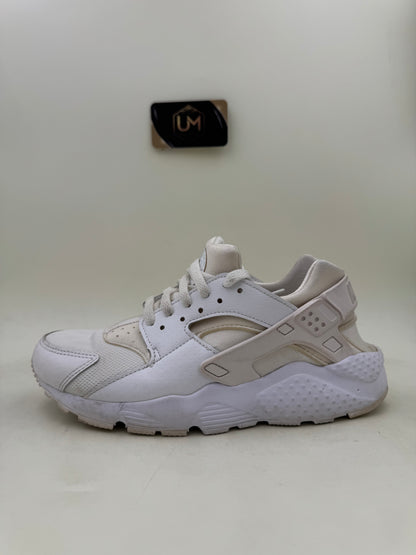 Nike Huarache Run ‘White Pure Platinum’ | Size 6.5Y