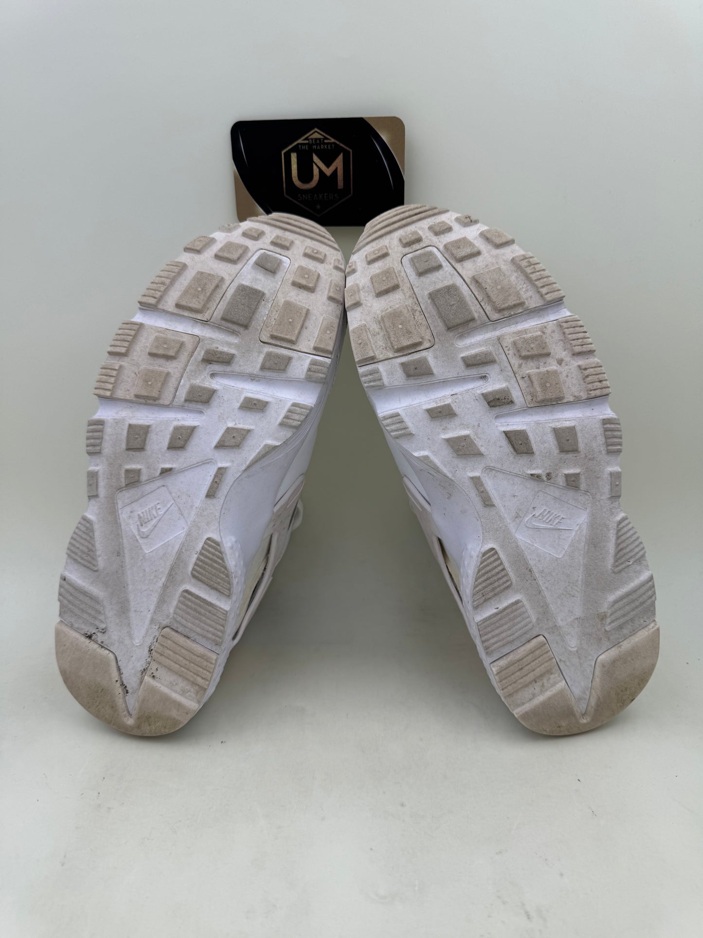 Nike Huarache Run ‘White Pure Platinum’ | Size 6.5Y