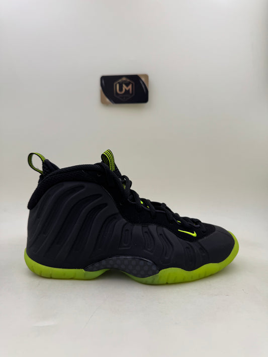 Nike Little Posite One ‘Black Volt’ | Size 3.5Y