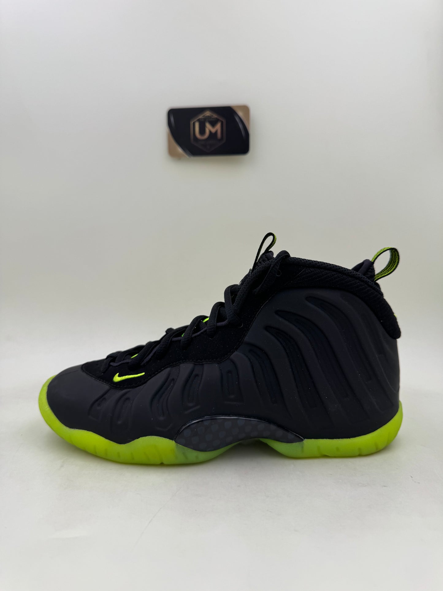 Nike Little Posite One ‘Black Volt’ | Size 3.5Y