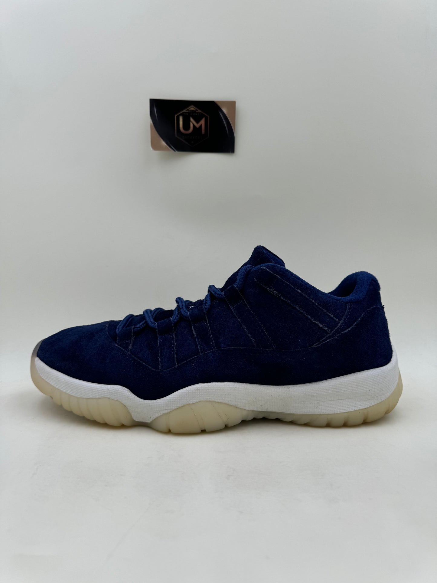 Jordan 11 Low 'RE2PECT' | Size 11