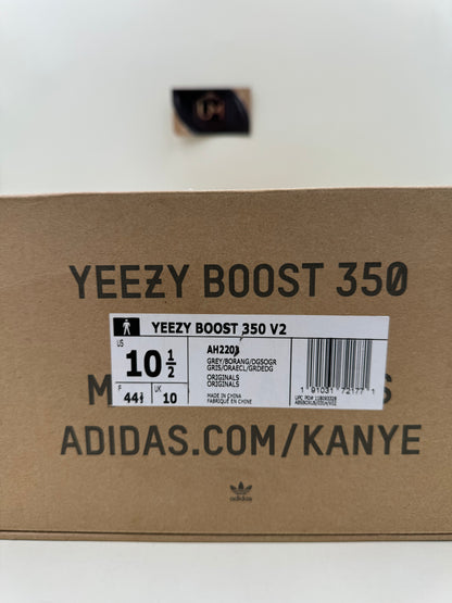 Yeezy 350 V2 'Beluga 2.0' | Size 10.5